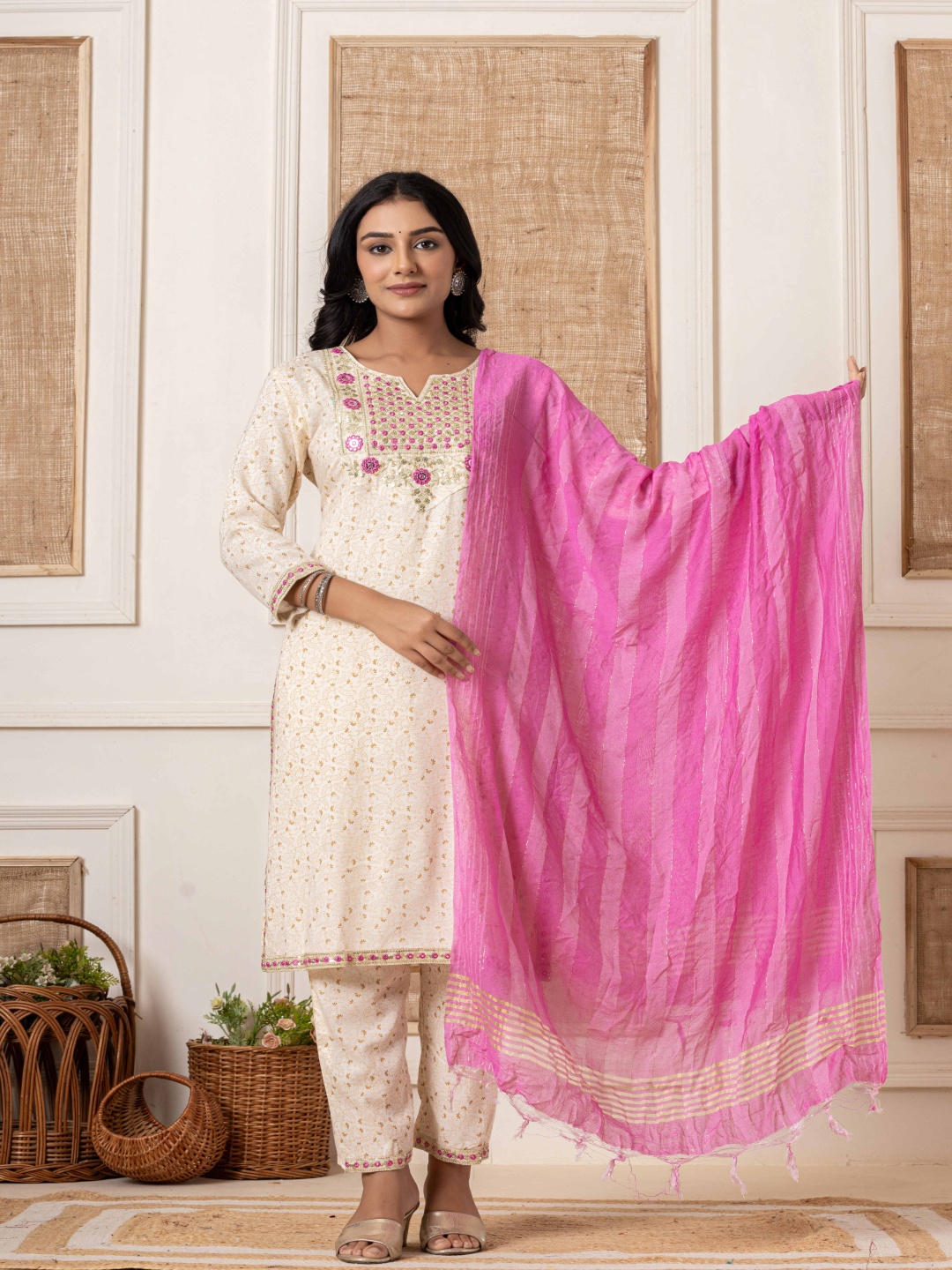 

Handish Floral Embroidered Notch Neck Kurta With Trousers And Dupatta, Cream