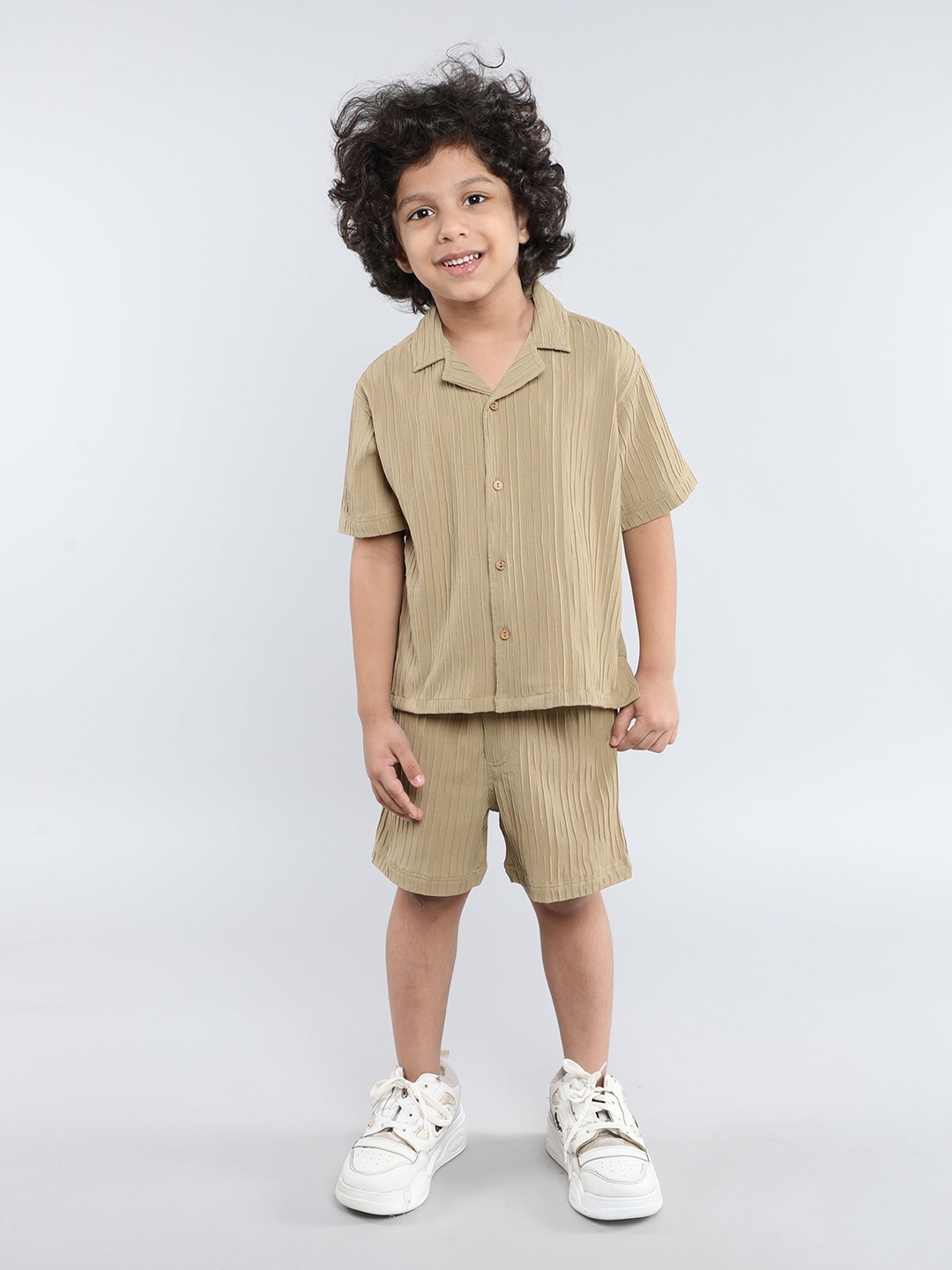 

taffykids Boys Self Design Short Sleeves Shirt With Shorts, Brown