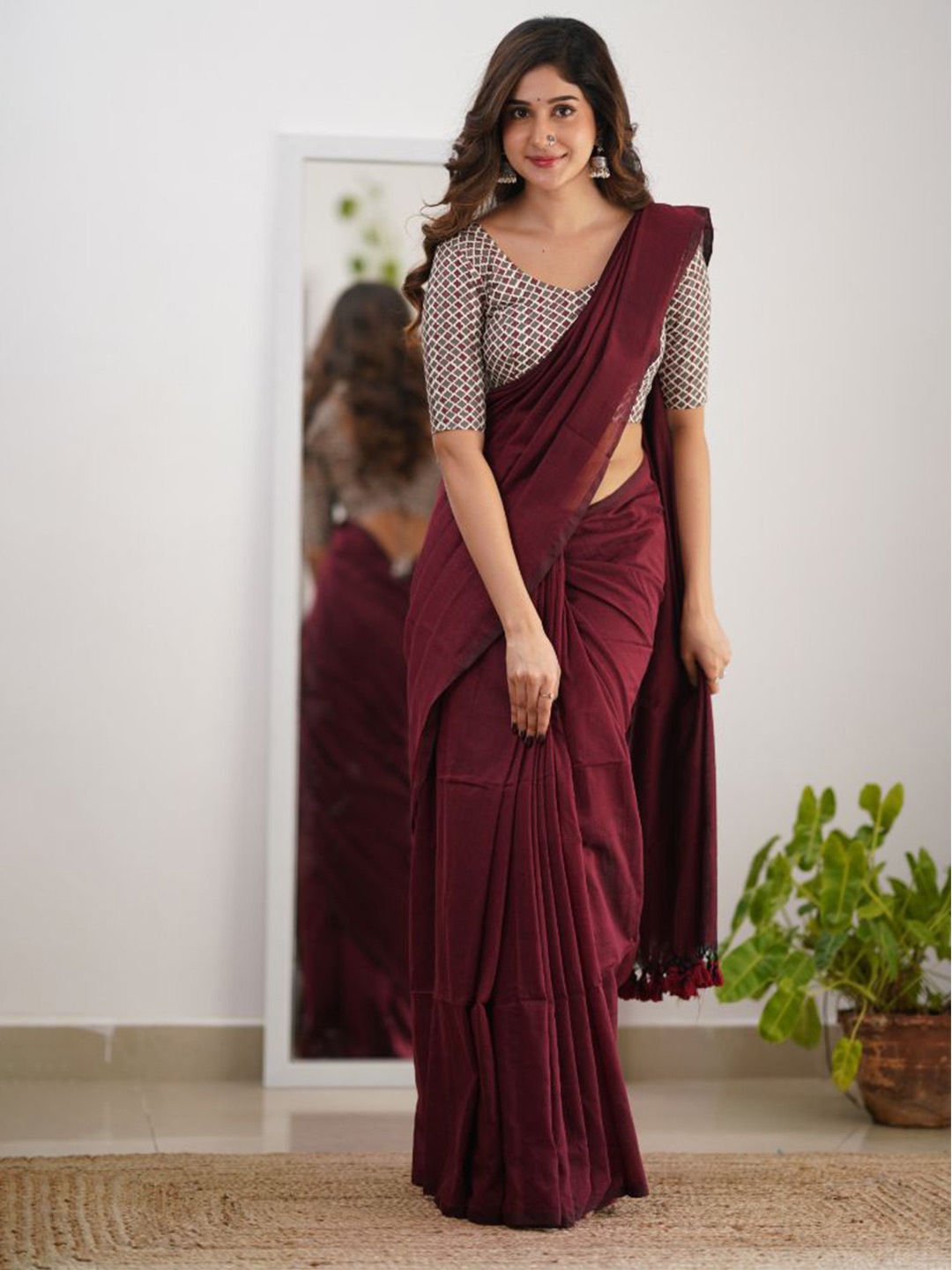 

Sutisancha Saree, Maroon