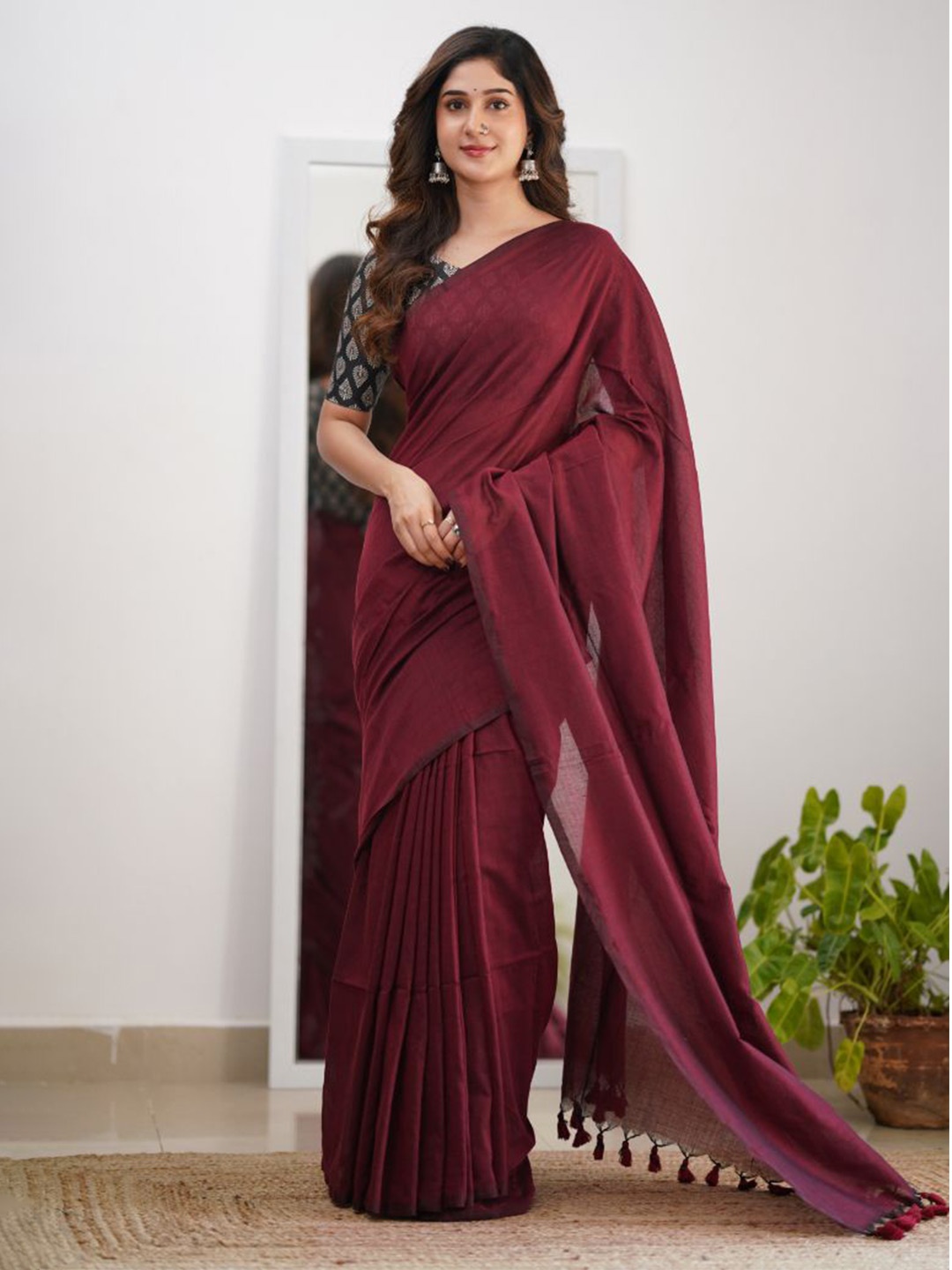 

Sutisancha Handloom Saree With Designer Blouse, Maroon