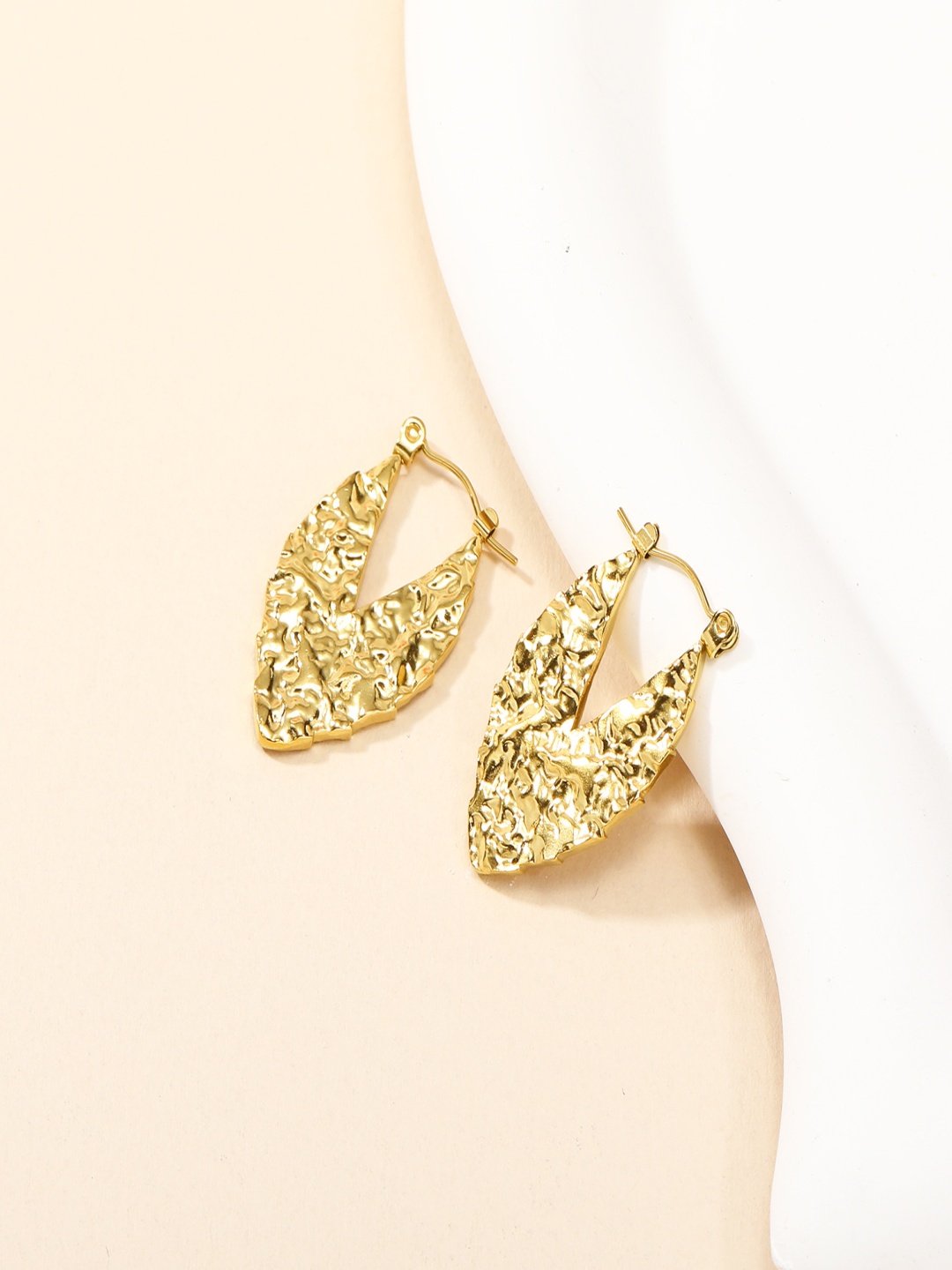 

DIVASTRI Stainless Steel Gold-Plated Contemporary Shaped Hoop Earrings