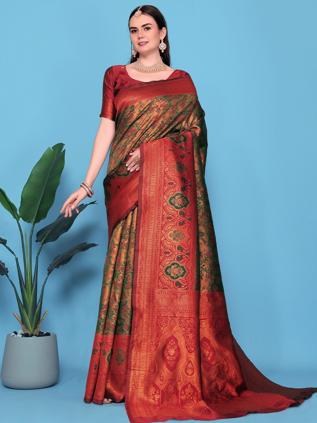 

ANJAVI FASHION Ethnic Motifs Zari Pure Silk Kanjeevaram Saree, Red