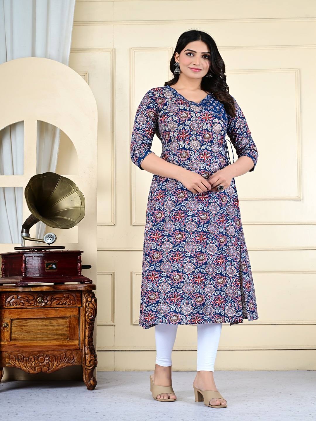 

Divsy Fashion Women Floral Printed Thread Work Kurta, Blue