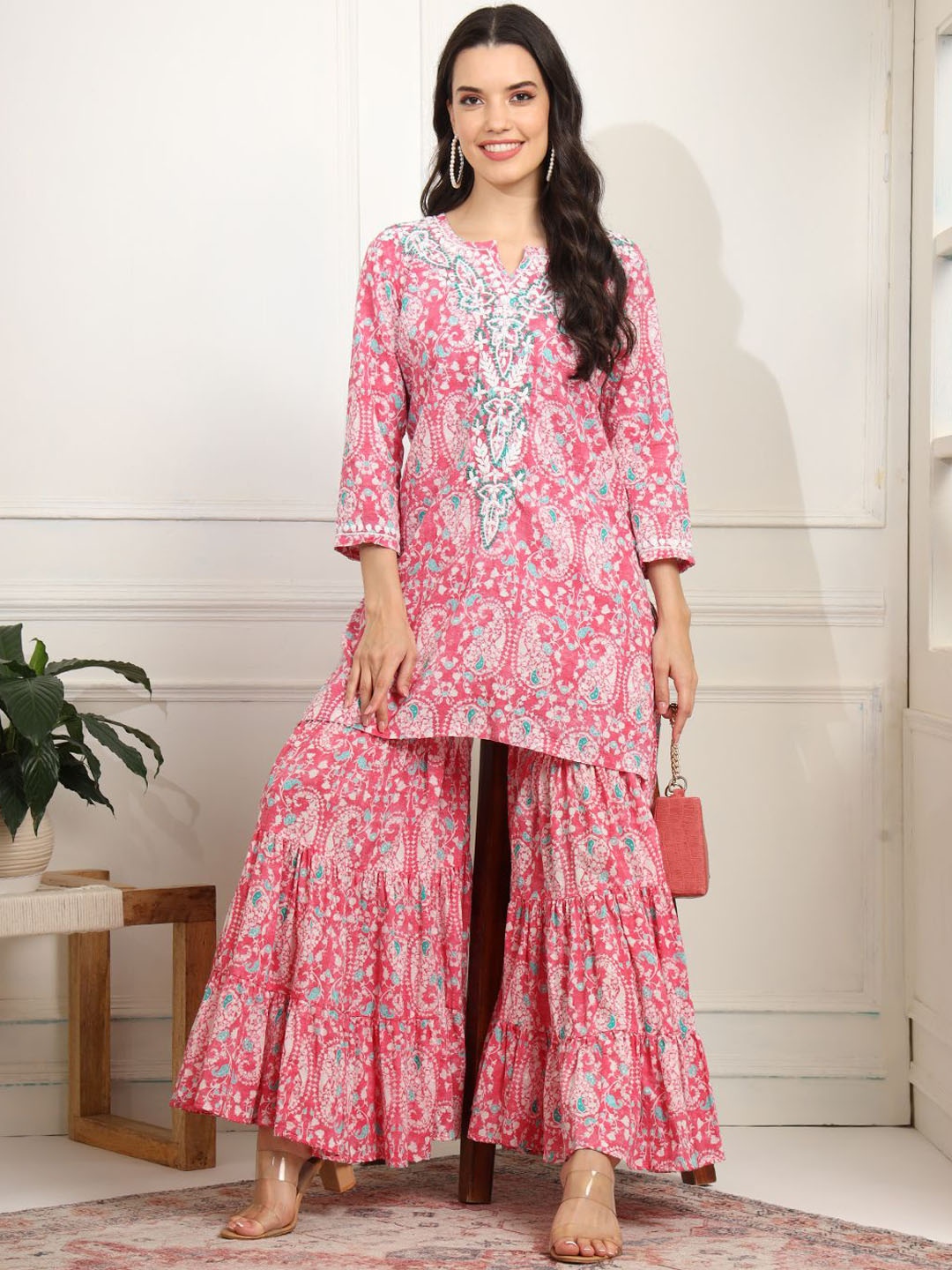 

SUFIZA LIFESTYLE Floral Printed Pure Cotton Chikankari Notch Neck Kurti With Sharara, Pink