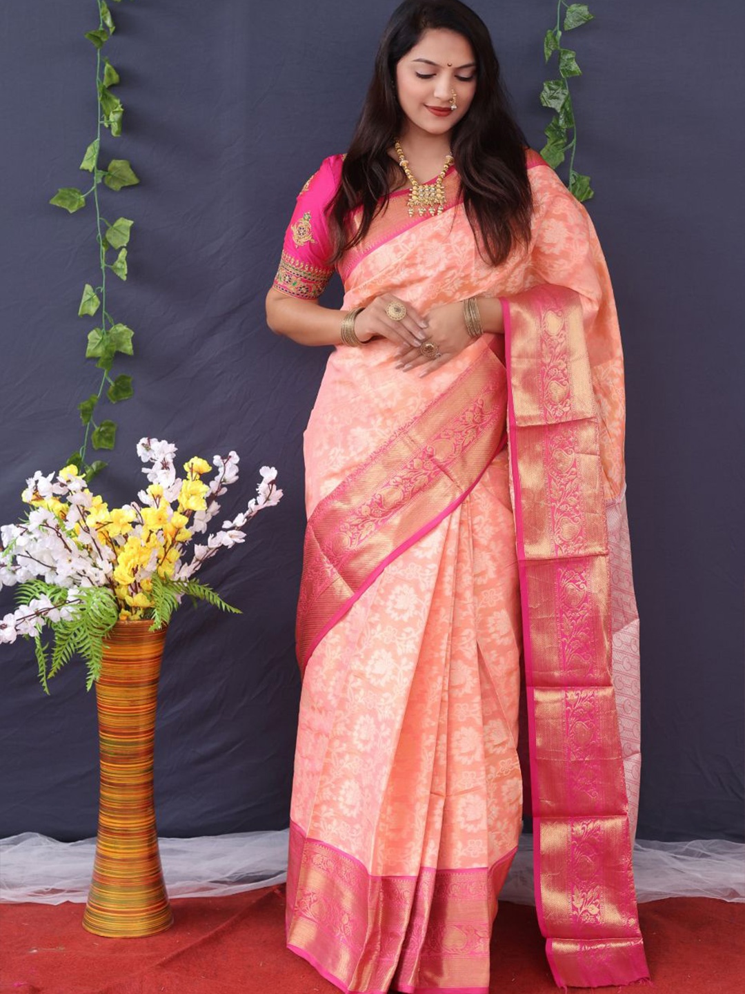 

amirat Woven Design Zari Pure Silk Kanjeevaram Saree, Peach