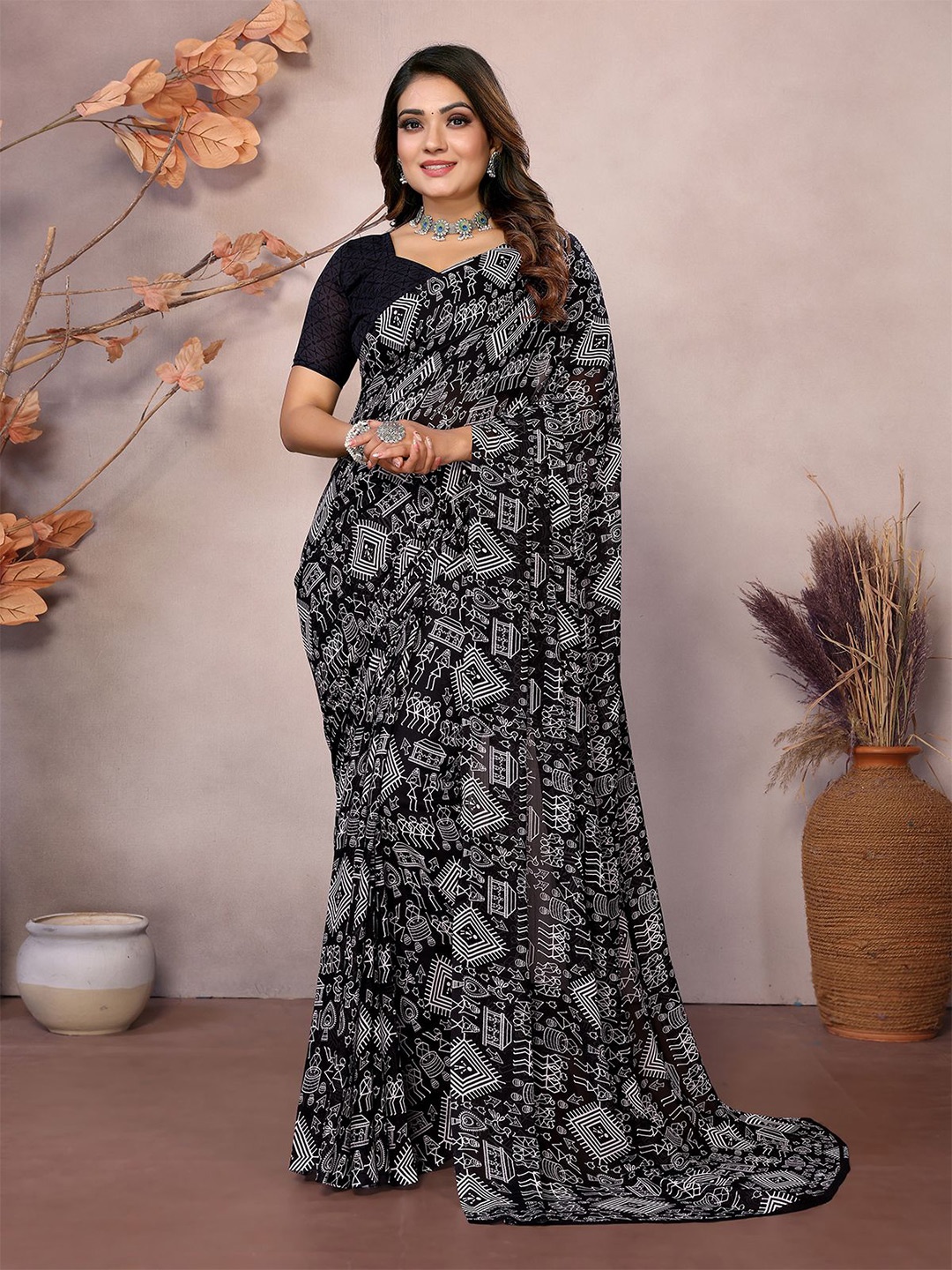 

Moda Rapido Ethnic Motifs Printed Saree, Black