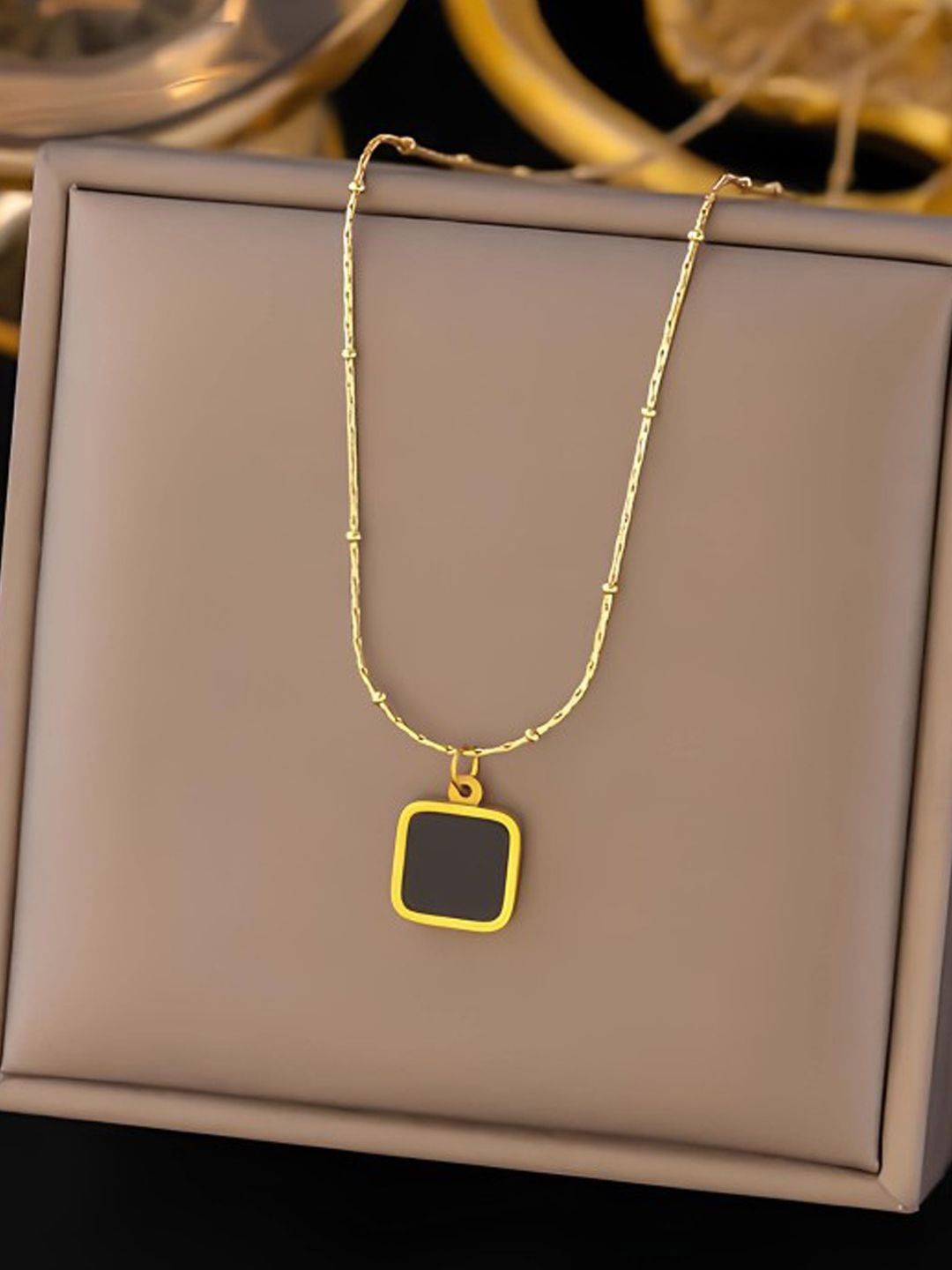 

BEYTER Gold Plated Square Pendant With Chain