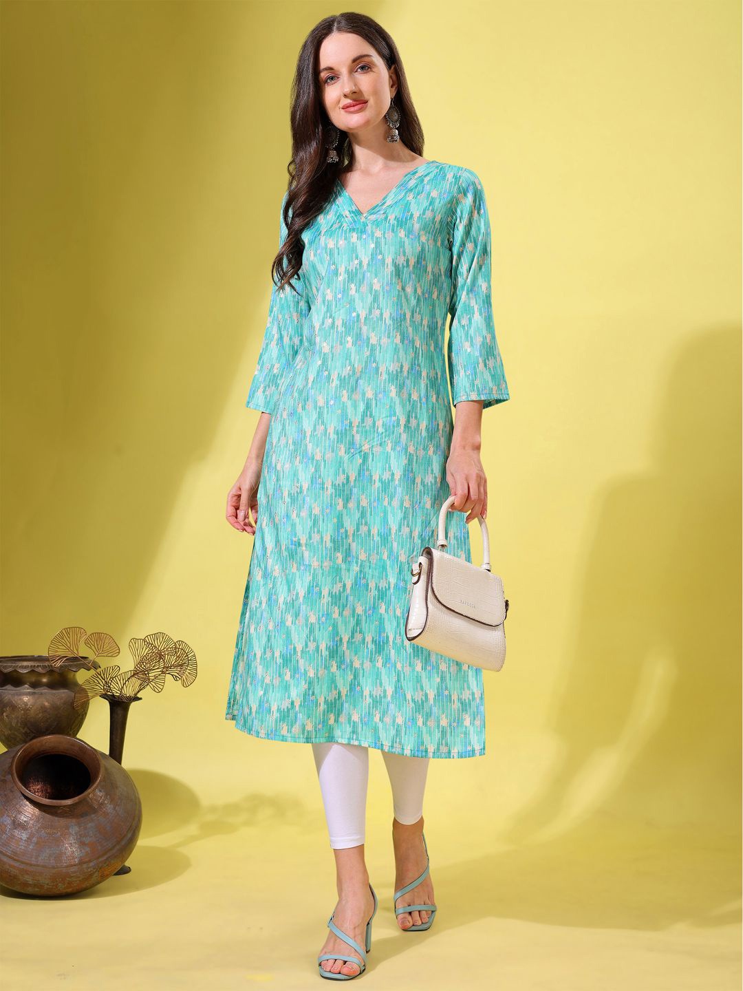 

Tikhi Imli Abstract Printed V-Neck Straight Kurta, Sea green