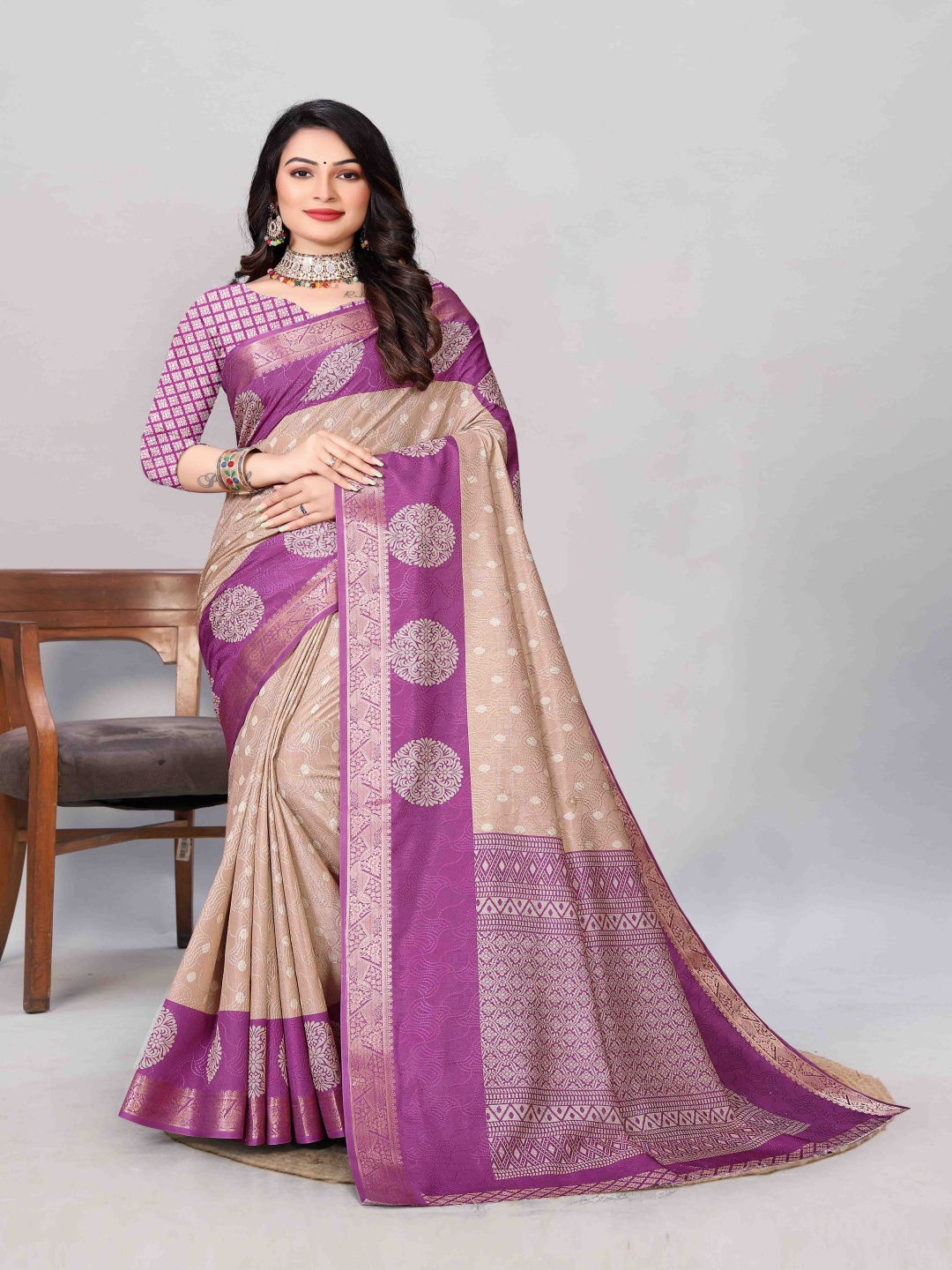

A.V.M. SILK MILLS Ethnic Motifs Printed Pure Crepe Saree, Cream