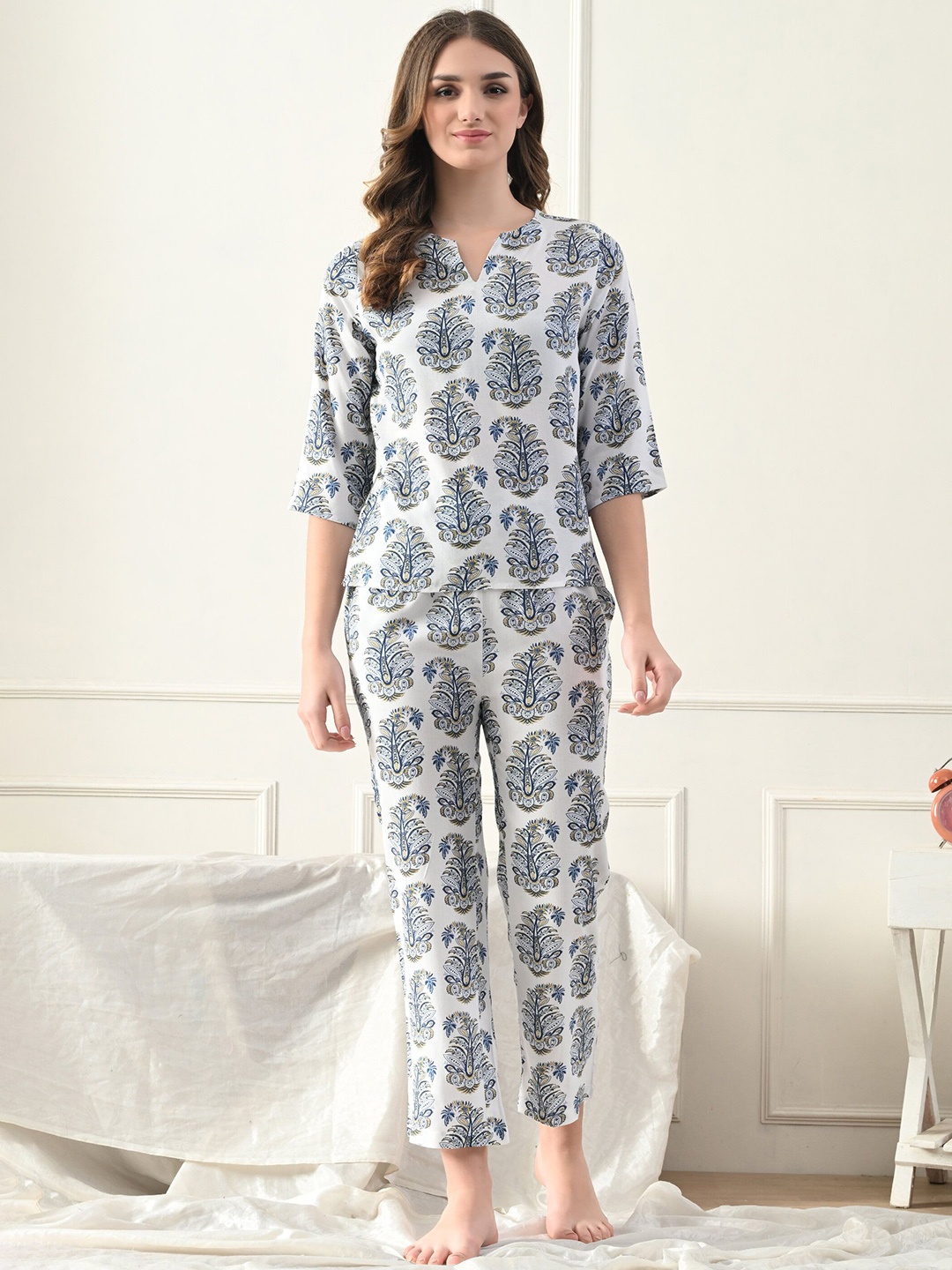 

Unifringe Women Ethnic Motifs Printed Night suit, White