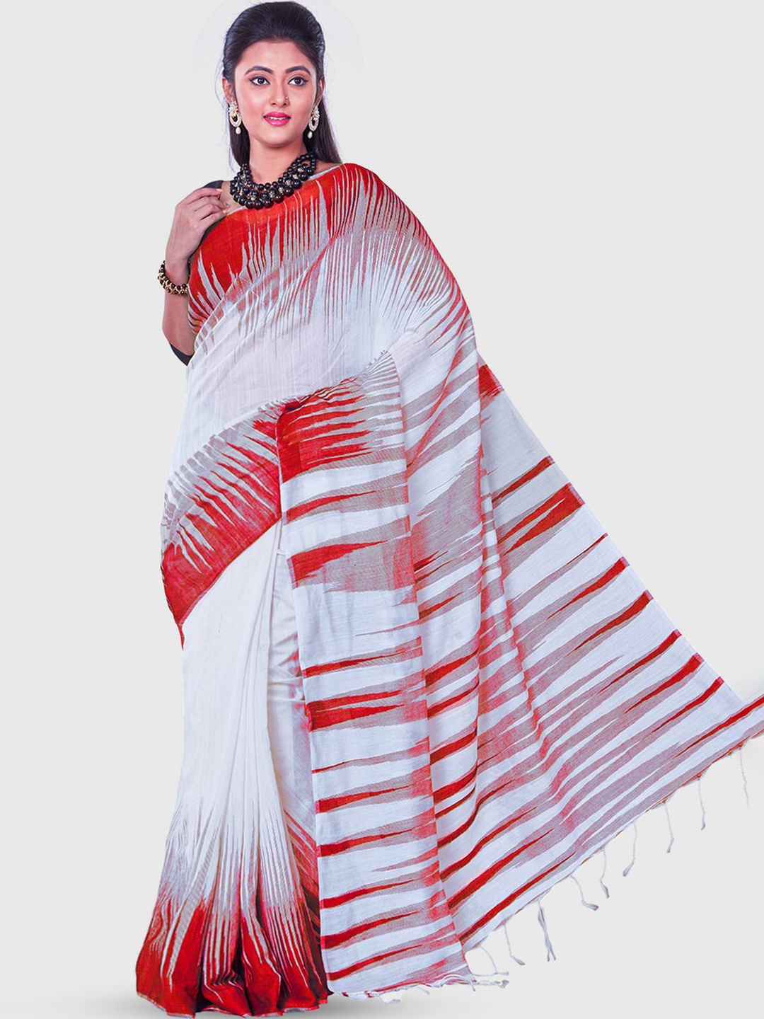 

Crochetin Silk Cotton Ikat Saree, White