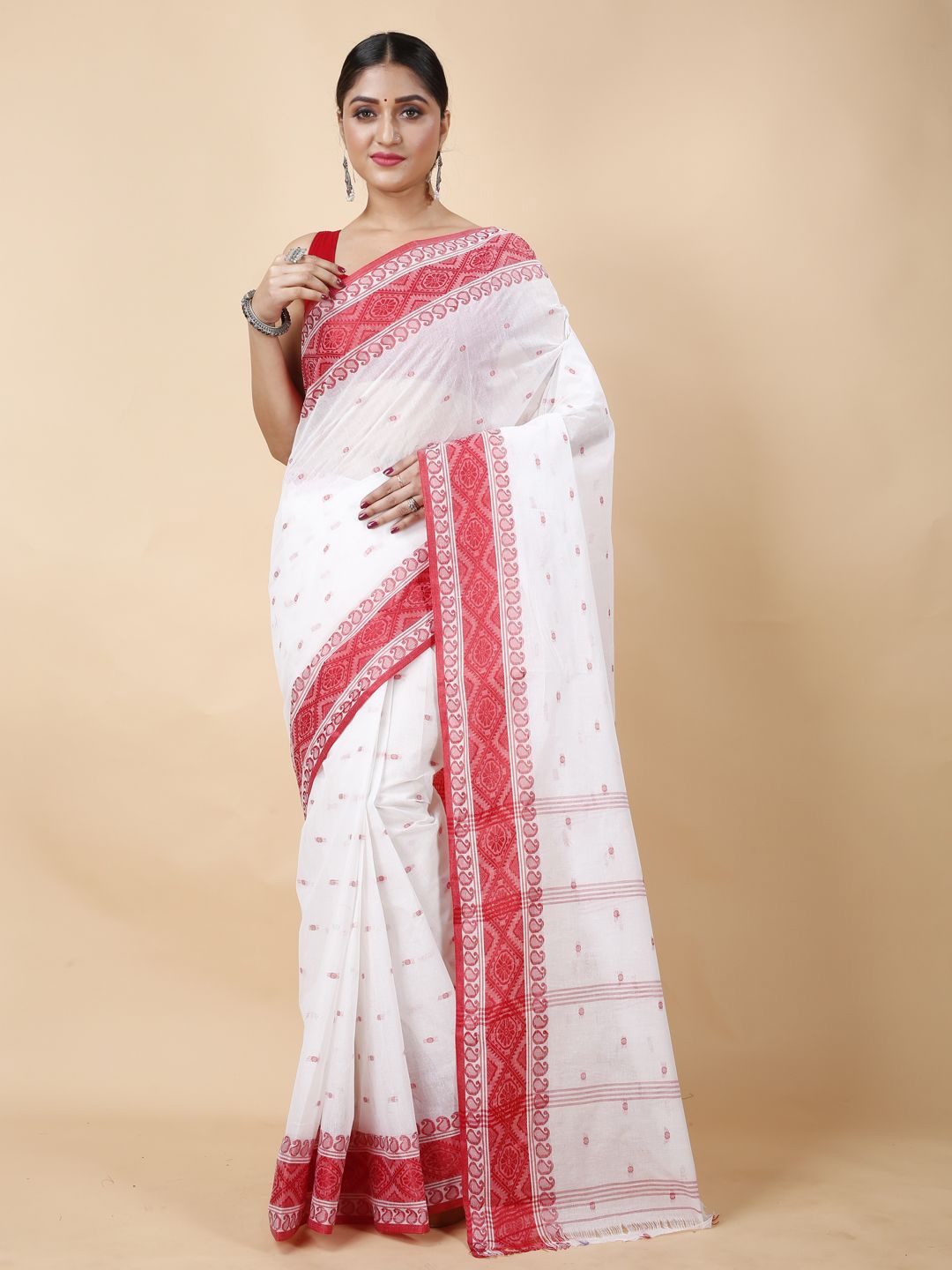 

SRILOK Woven Design Pure Cotton Taant Saree, Red