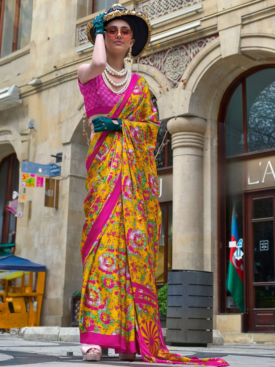 

BLENDIFY Printed Satin Saree, Yellow