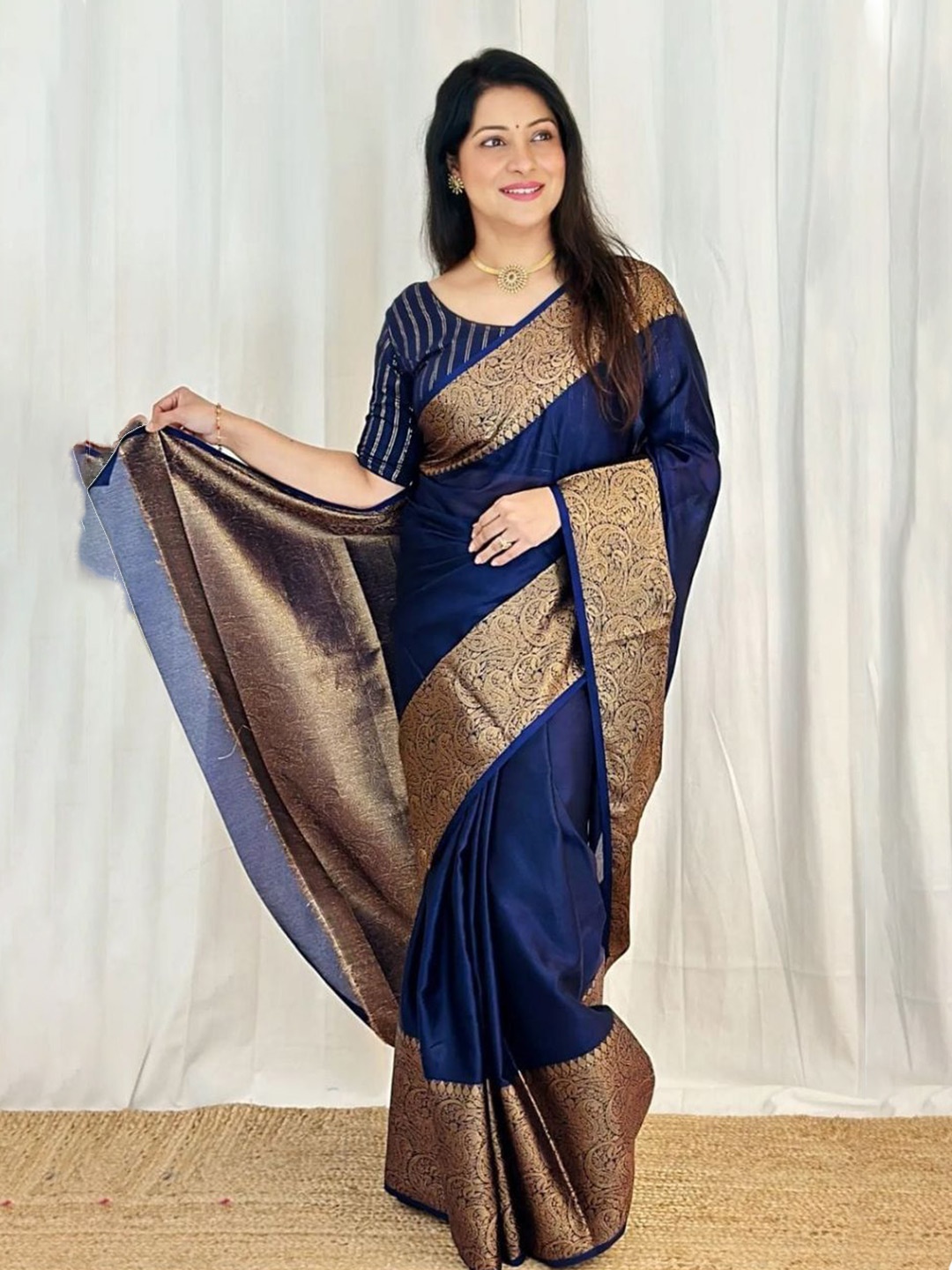 

Taslar Zari Pure Silk Banarasi Saree, Blue