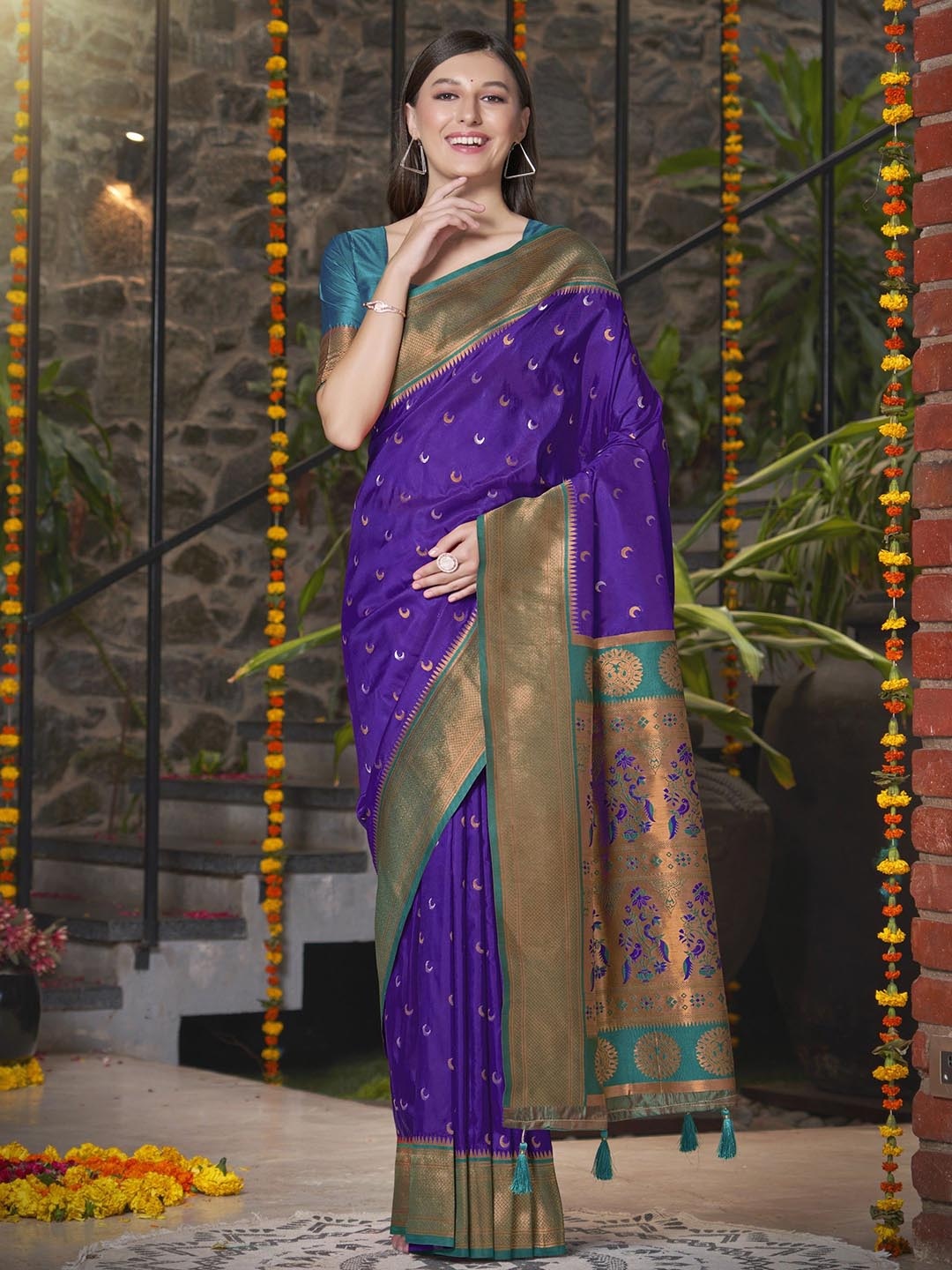 

SAREETHNIC Woven Design Pure Silk Paithani Saree, Purple