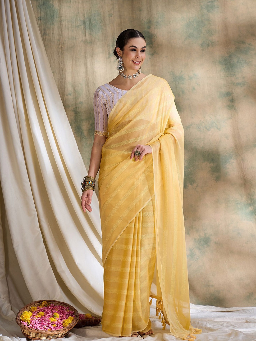 

DEVATITHI Striped Silk Blend Saree, Yellow