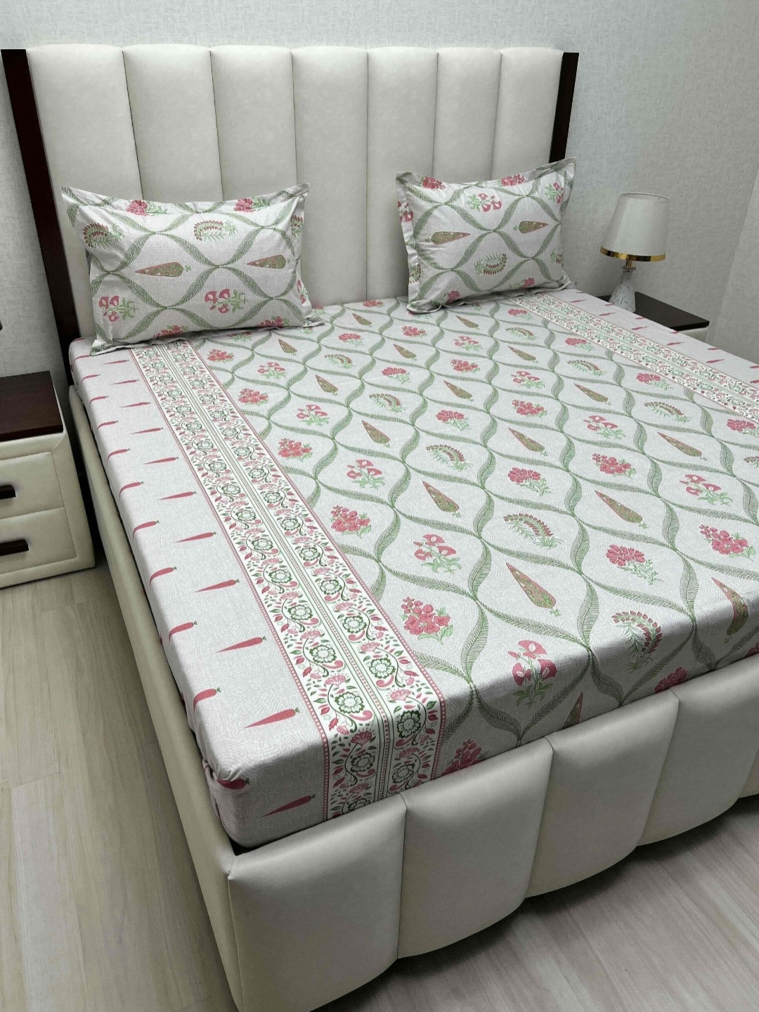 

Pure Decor Green & White Floral 250 TC Queen Bedsheet Set- 2.28 m x 2.54 m