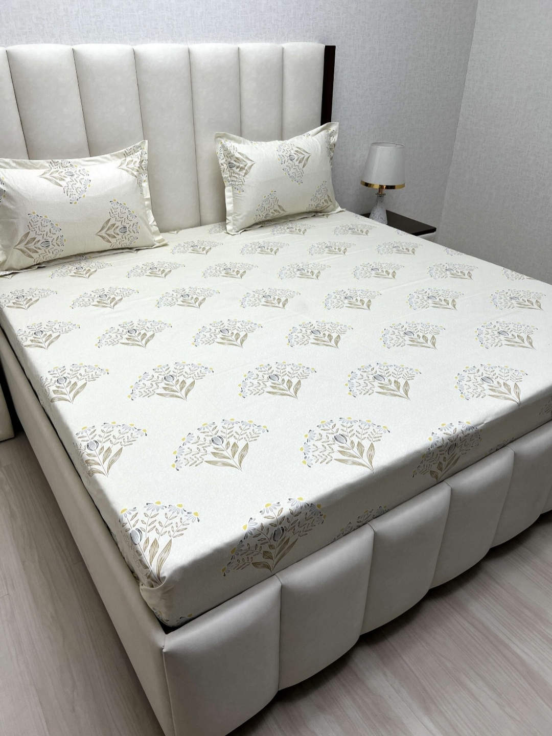 

Pure Decor Royal Passion Beige Floral 330 TC Pure Cotton Queen Bedsheet 2.28 m x 2.54 m