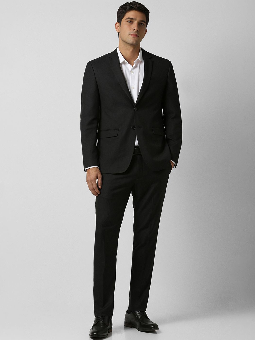 

Peter England Elite Slim Fit Single-Breasted Two Piece Formal Suit, Black