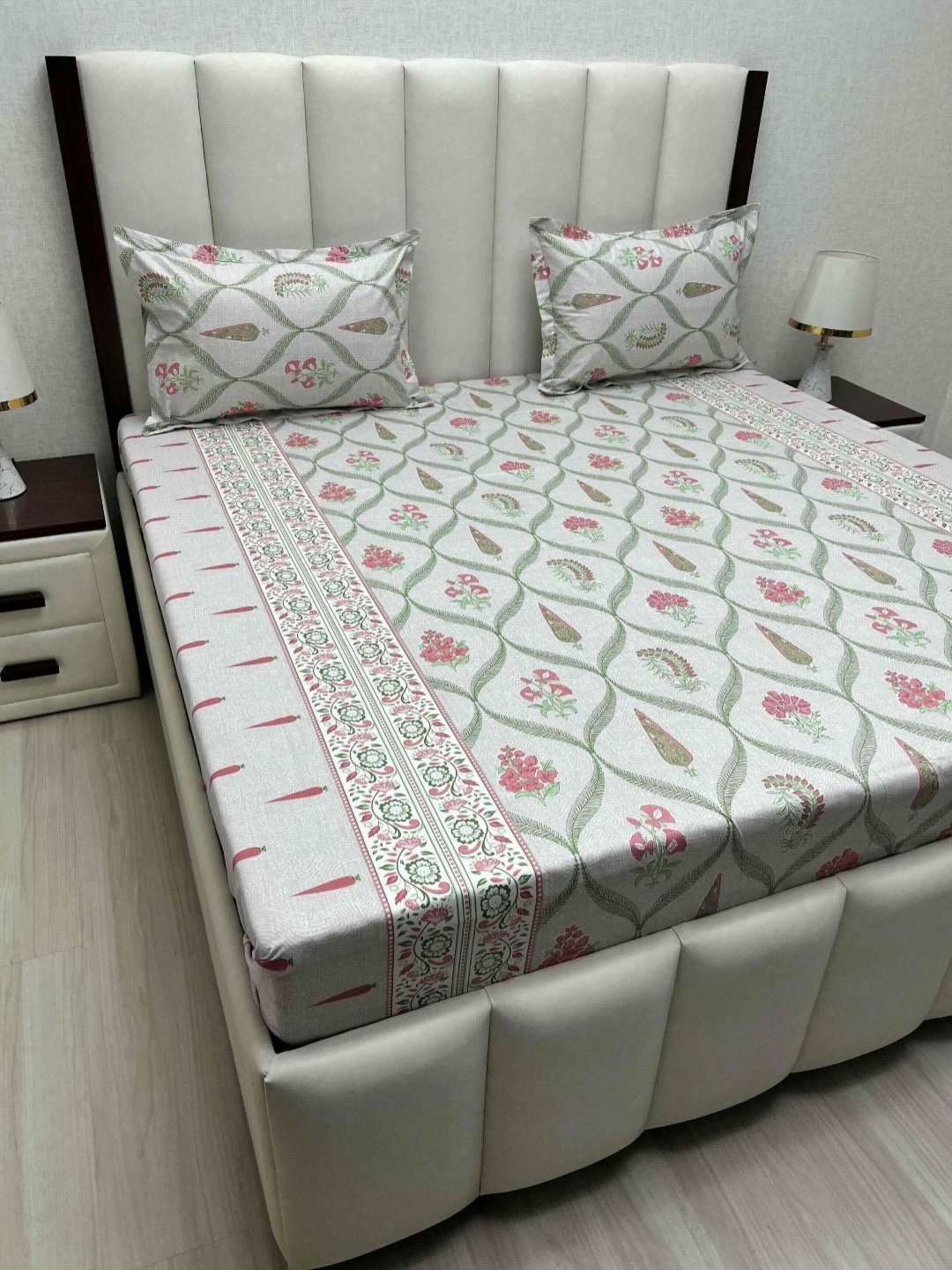 

Pure Decor Royal Passion White Printed Cotton 230 TC Queen Bedsheet Set 2.28 m x 2.54 m
