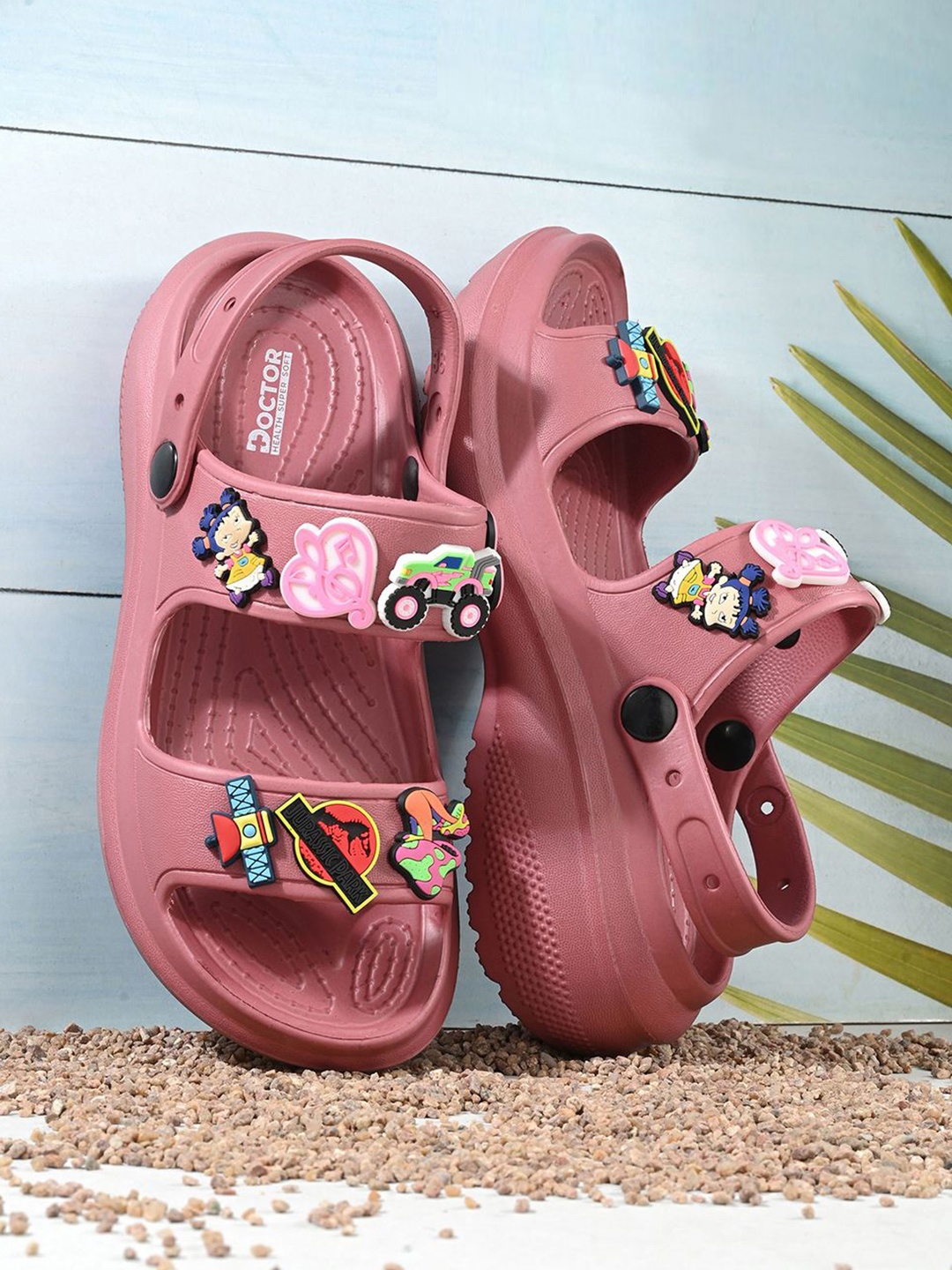 

DOCTOR HEALTH SUPER SOFT Women Self Design Sliders, Rose