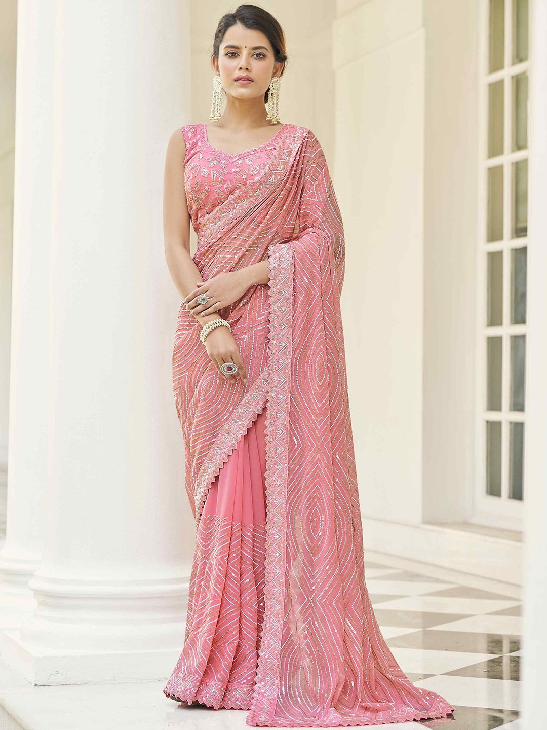 

DIVINE EXIM Embellished Sequinned Poly Georgette Saree, Pink