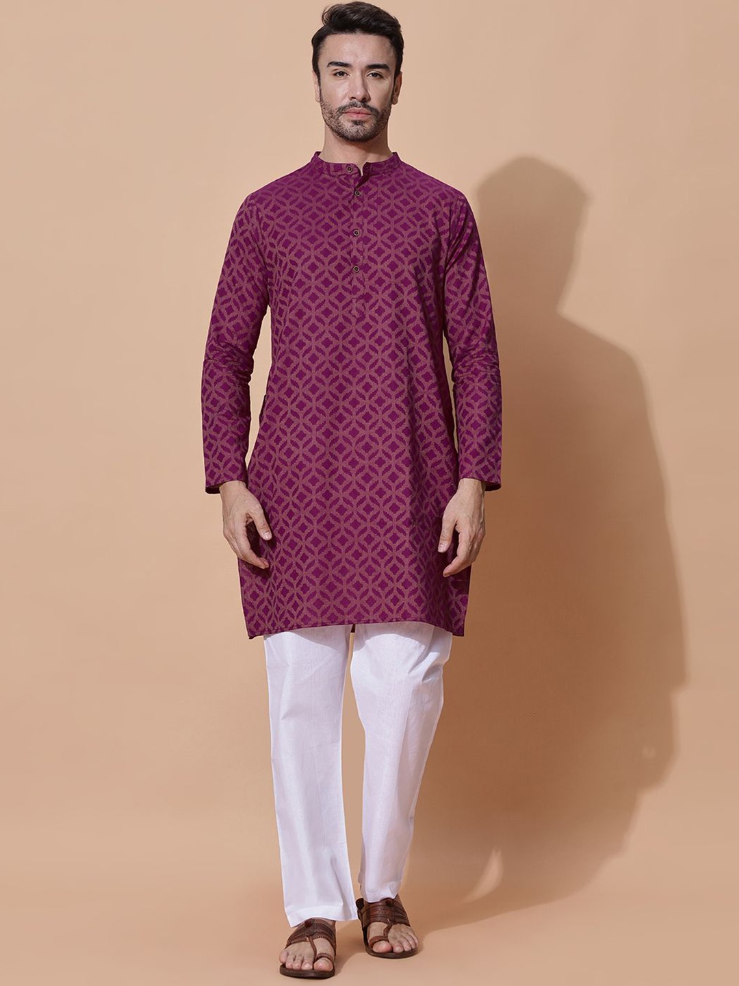 

MOSHI Men Thread Work Jacquard Handloom Kurta, Magenta