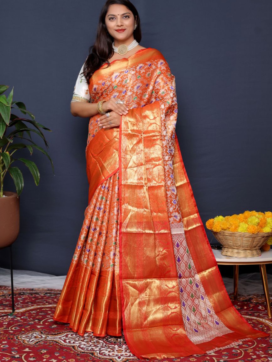 

amirat Woven Design Zari Pure Silk Kanjeevaram Saree, Orange