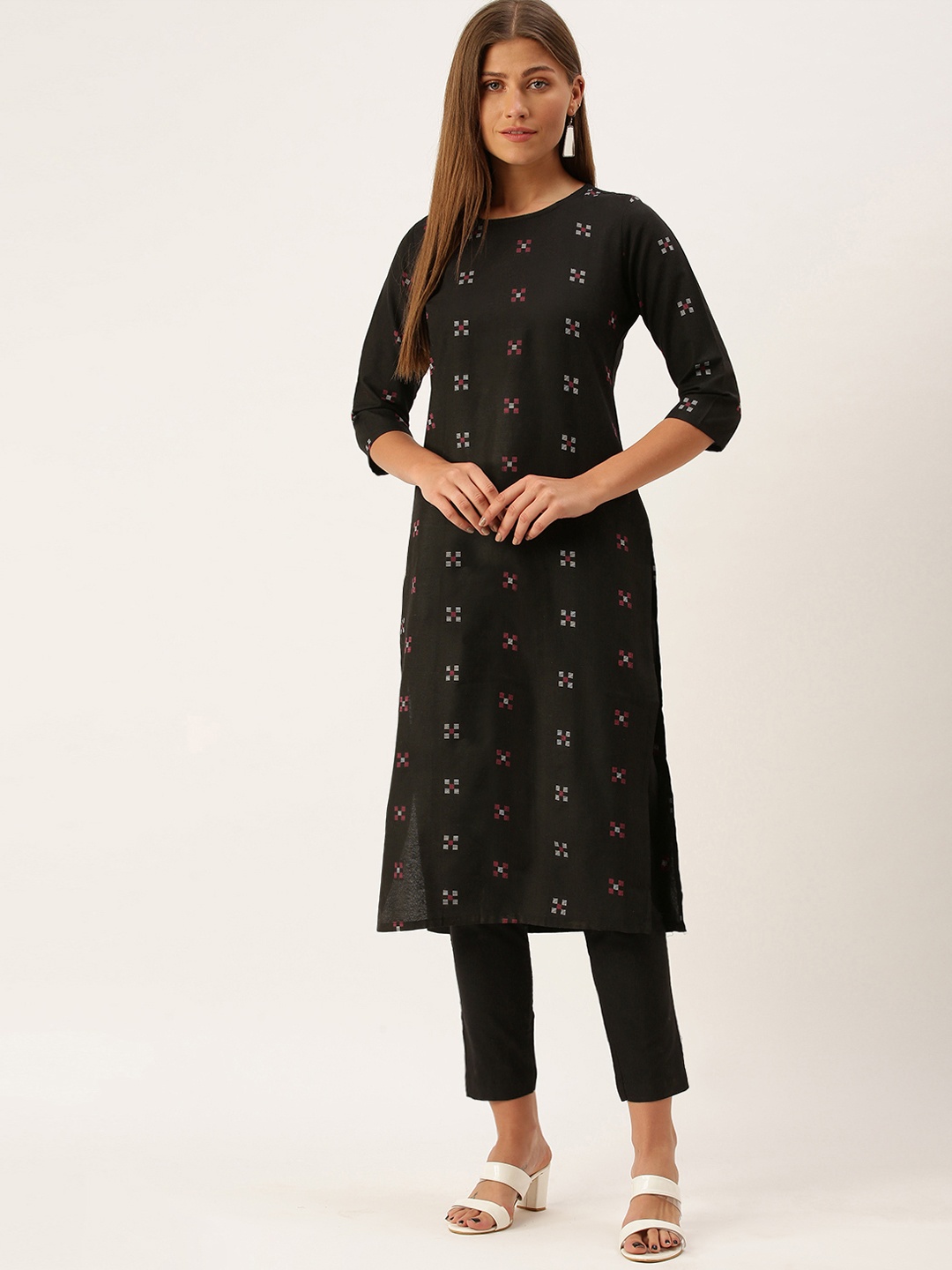 

Fourleaf Women Regular Thread Work Kurta with Trousers, Black