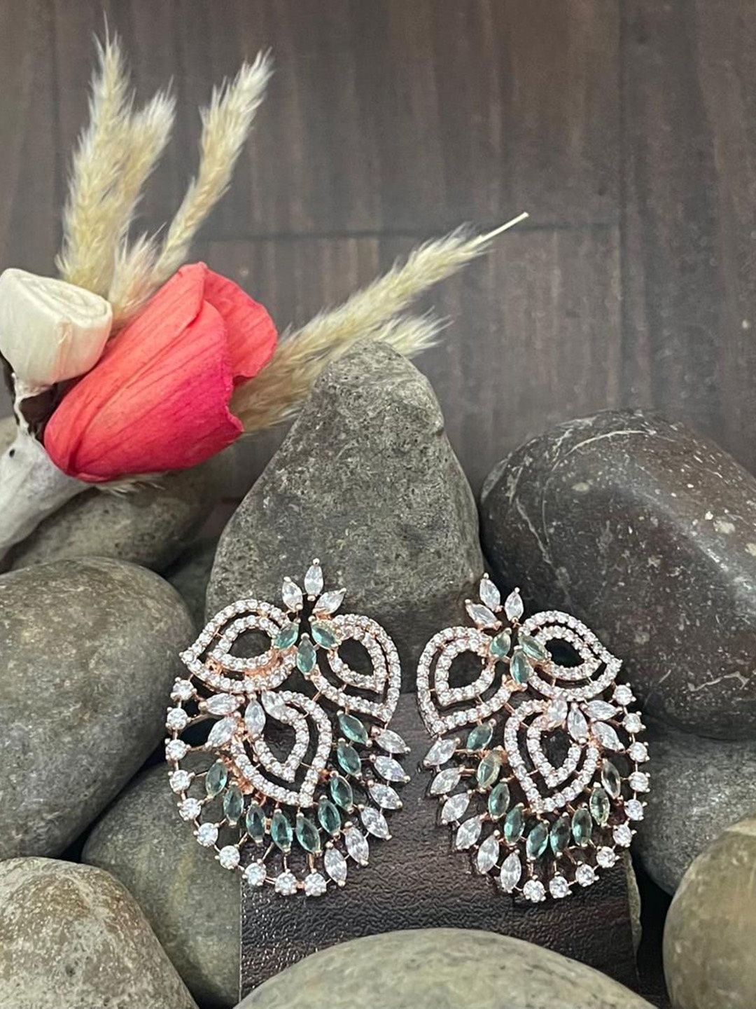 

MONI LIFESTYLE Contemporary Drop Earrings, Rose gold