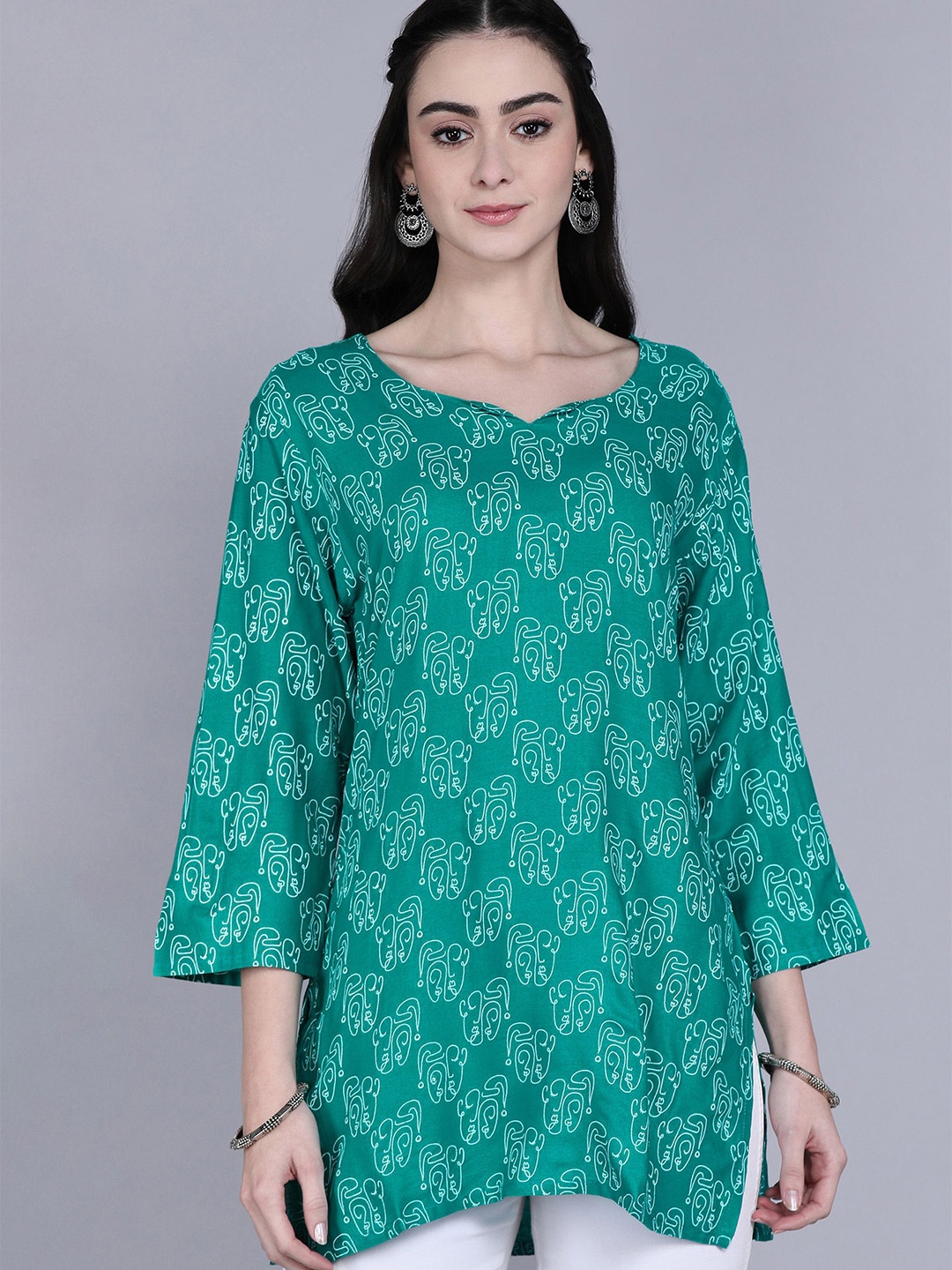 

Tviksha Fashion Women Geometric Printed V-Neck Kurti, Sea green