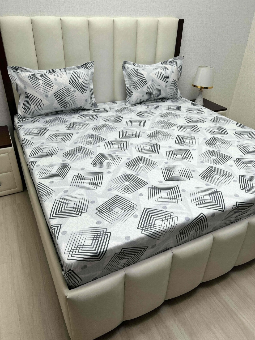 

Pure Decor Grey Geometric Queen Bedsheet with 2 Pillow Covers