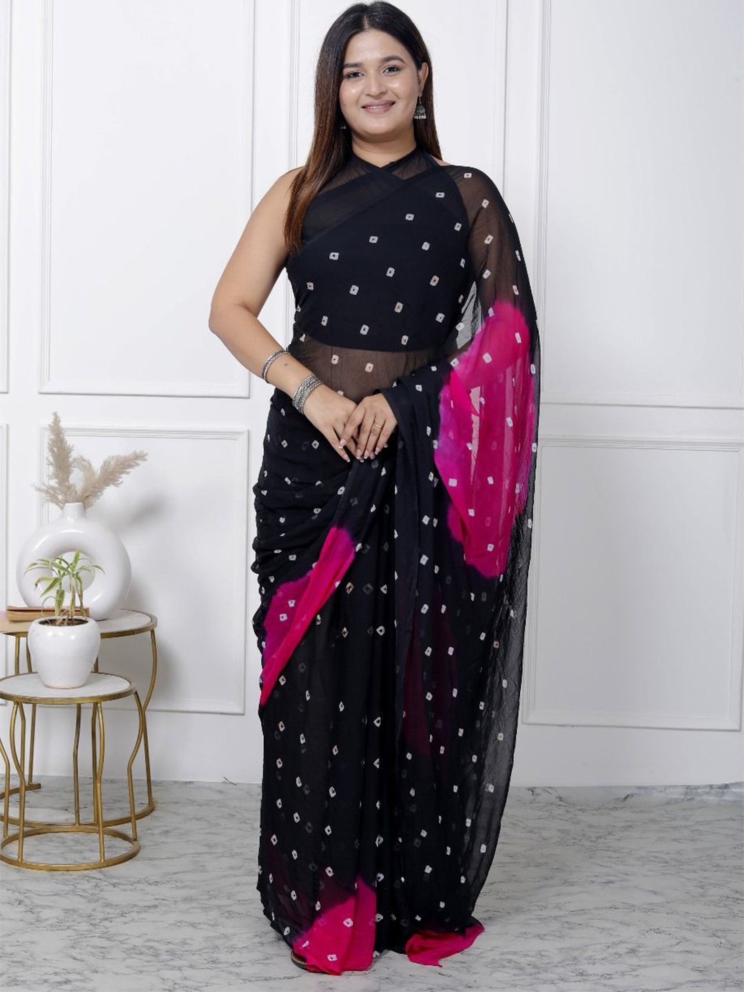 

neelkanth enterprises Bandhani Printed Pure Chiffon Saree, Black