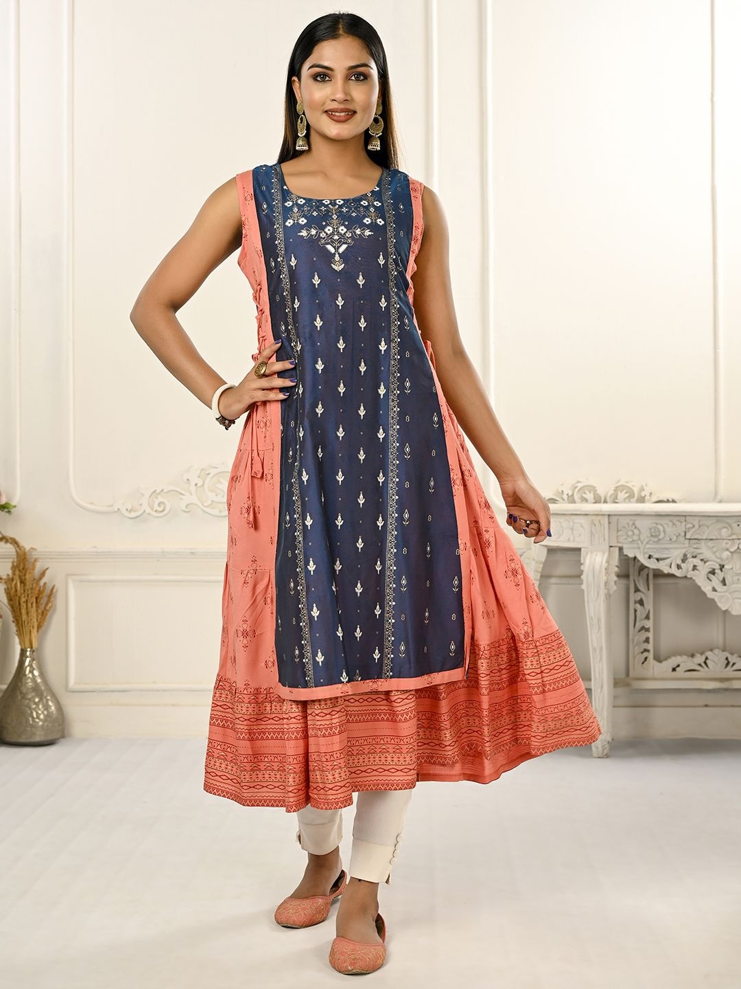 

Krimmple Floral Printed Sleeveless Layered A-Line Kurta, Blue