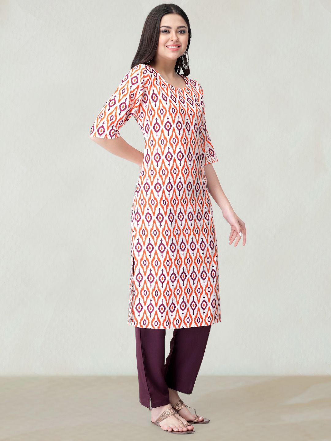 

Moda Rapido Geometric Printed Round Neck Straight Kurta, Orange