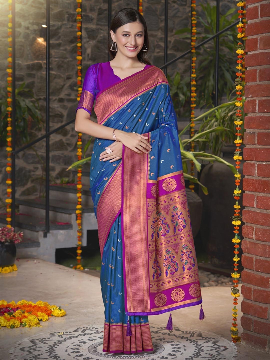 

SAREETHNIC Woven Design Zari Pure Silk Paithani Saree, Blue