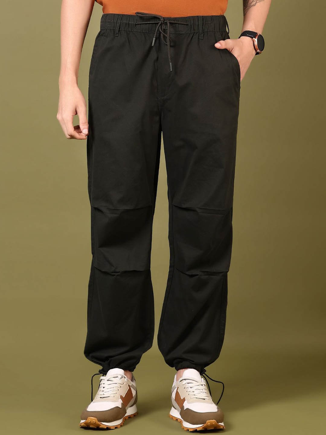 

V-Mart Men Cotton Regular Fit Cargos Trousers, Black