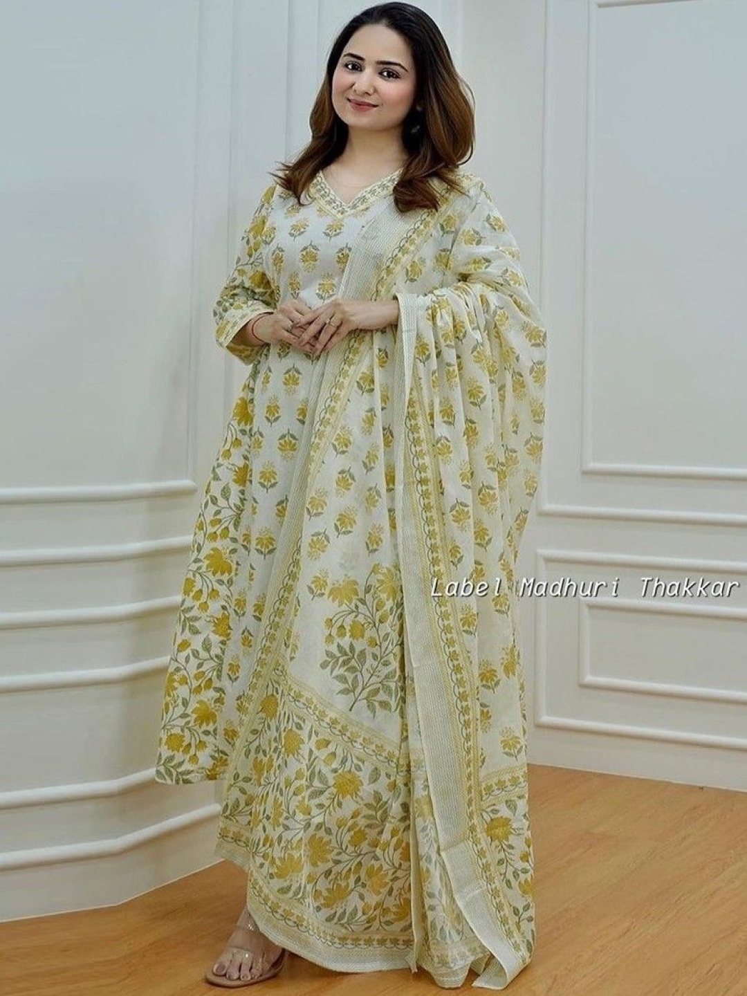 

Handish Floral Printed V-Neck A-Line Cotton Kurta With Trouser And Dupatta, White