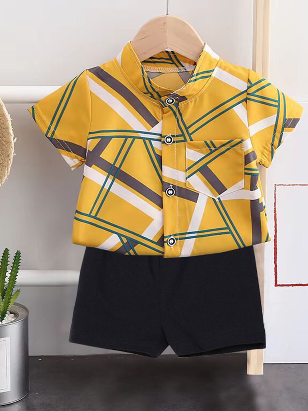 

DANGAR Kids Printed Mandarin Collar Shirt With Shorts, Yellow