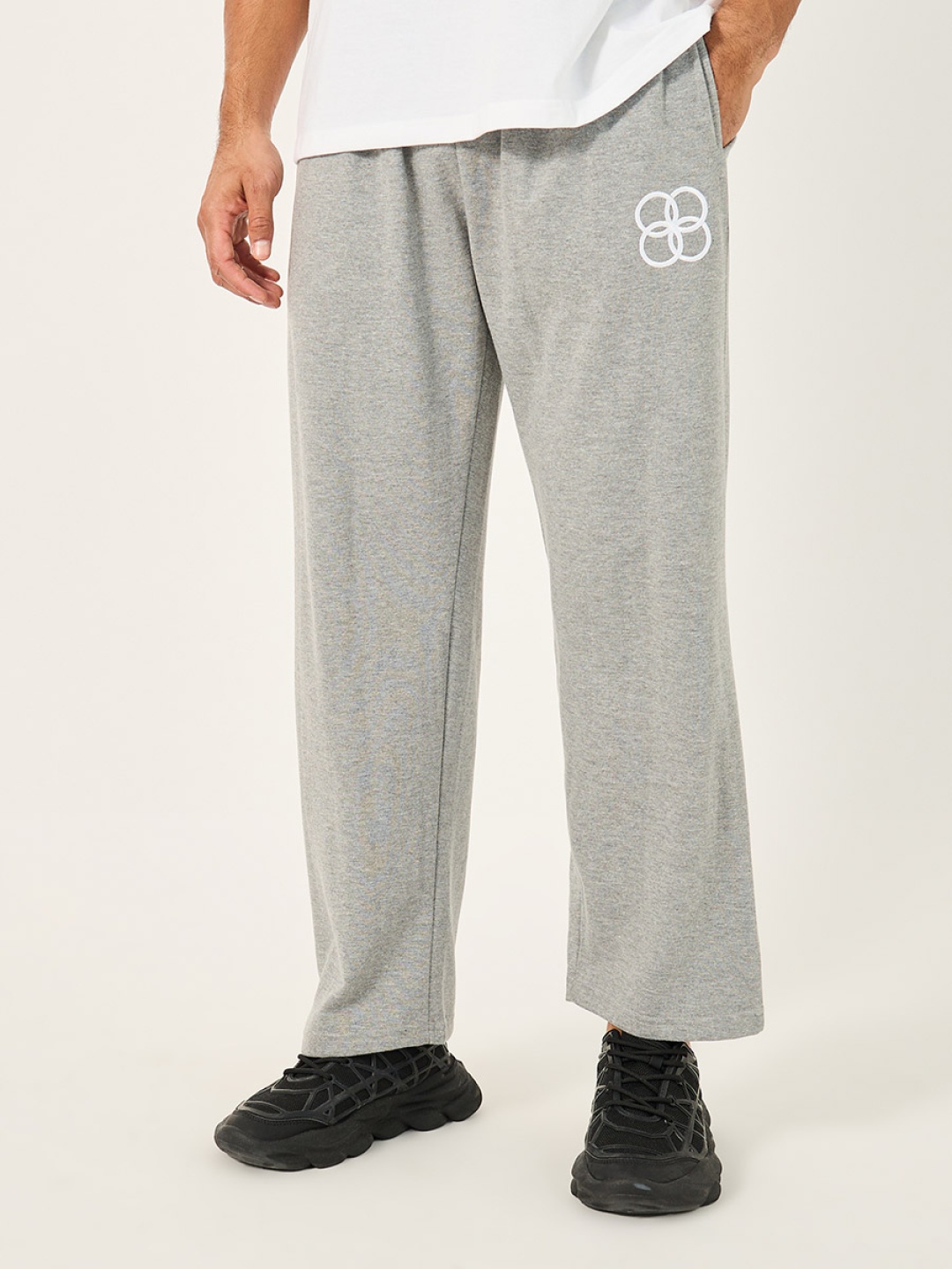 

Styli Men Relaxed Fit Open Hem Jogger With Embroidered Logo, Grey