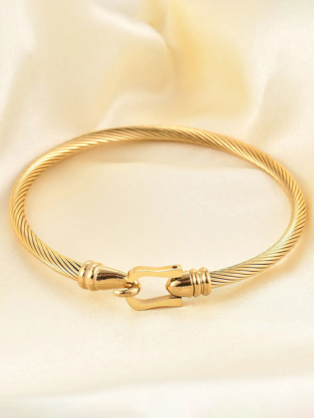 

DressBerry Women Antique Gold-Plated Kada Bracelet