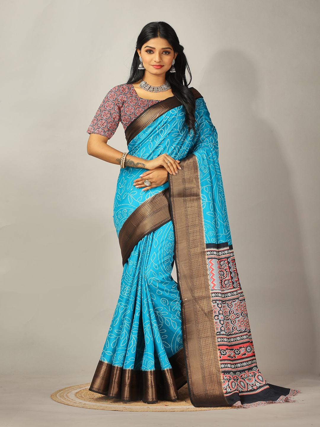 

NIRMAL CREATION Floral Printed Zari Pure Crepe Saree, Turquoise blue