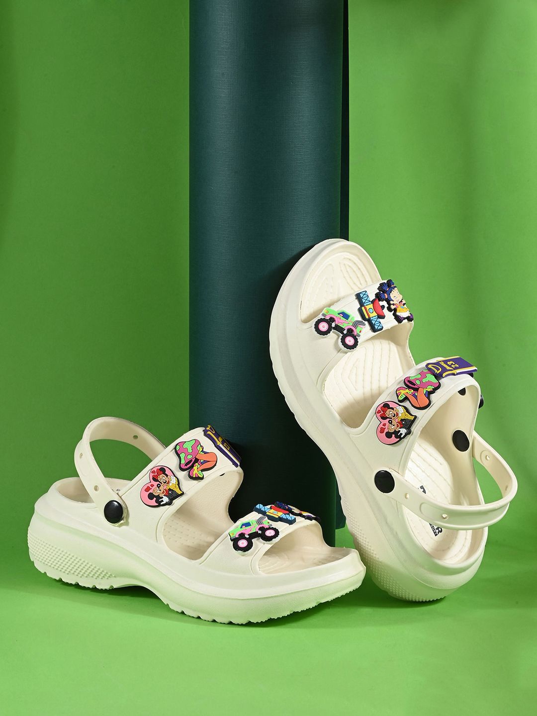 

DOCTOR HEALTH SUPER SOFT Women Self Design Sliders, Cream