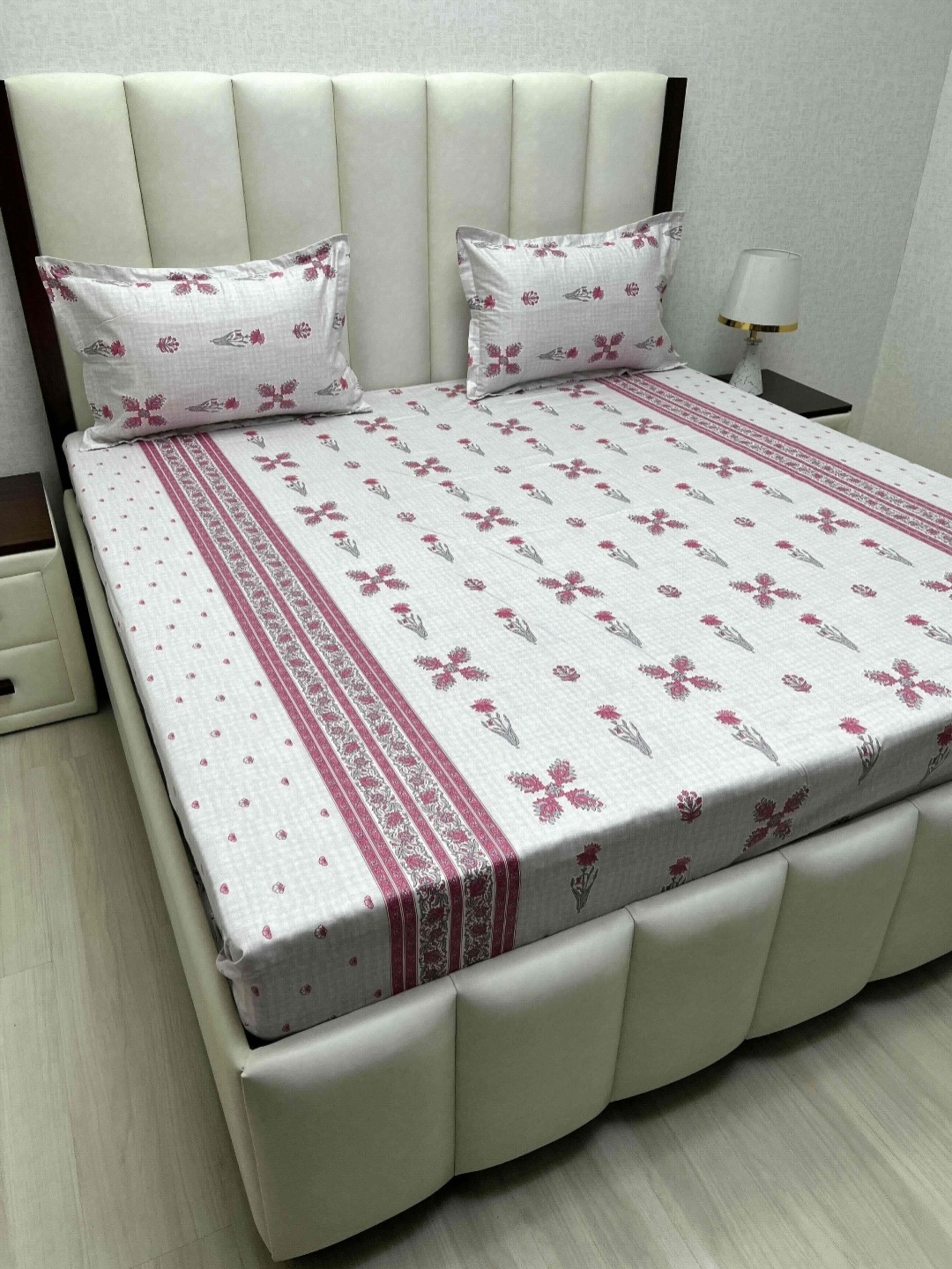 

Pure Decor Pink & White Printed Pure Cotton 250 TC Queen Bedsheet Sets 2.28 m x 2.54 m