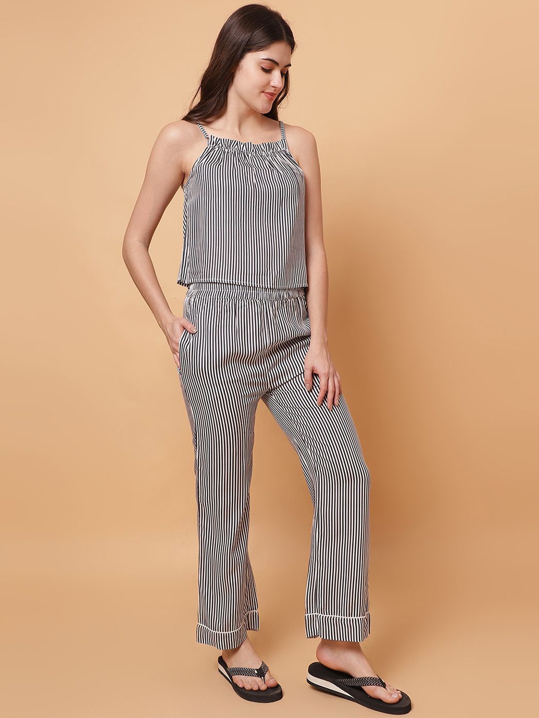 

Unifringe Women Striped Night suit, Black