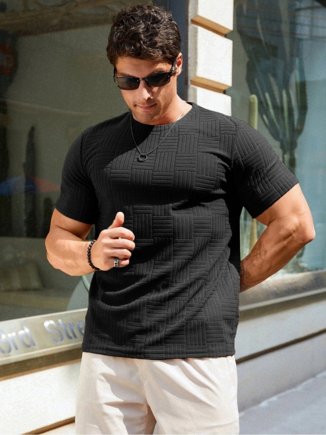 

StyleCast x Revolte Men T-shirt, Black