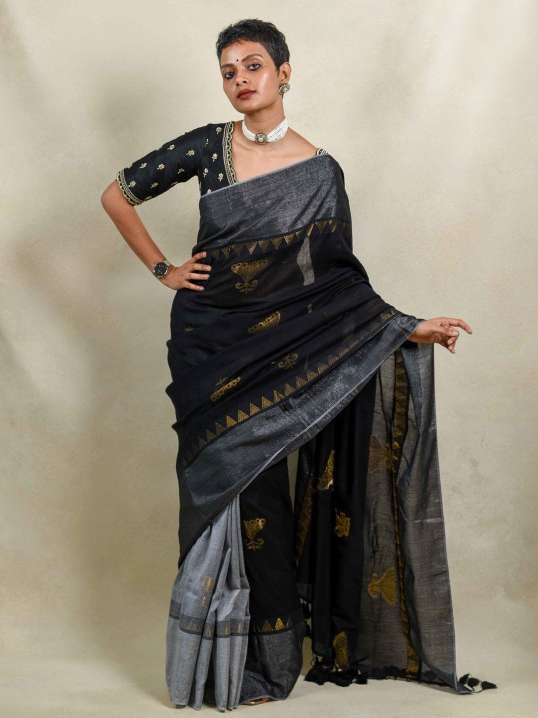 

Suta Black Color Saree