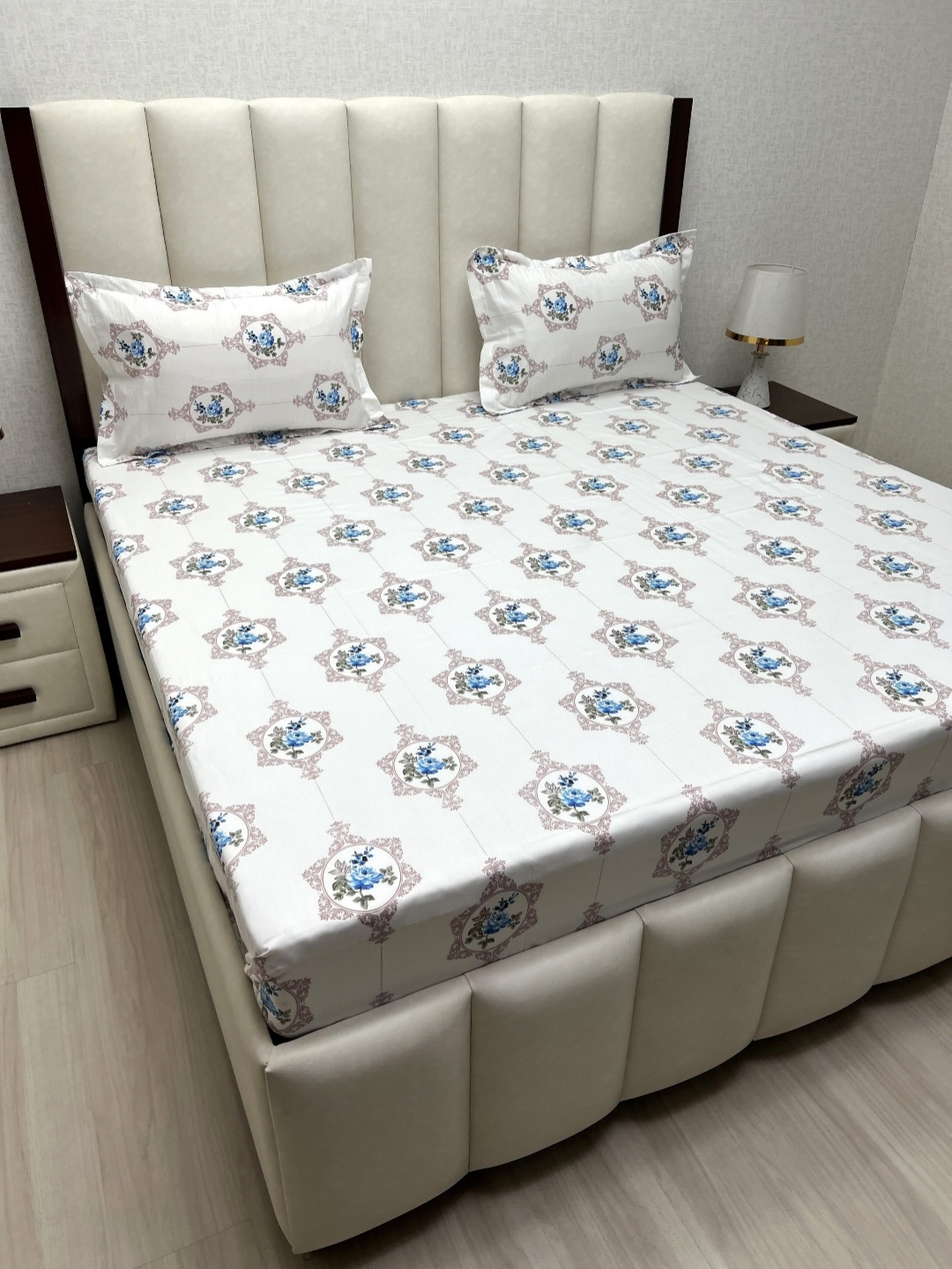 

Pure Decor White Printed Pure Cotton 250TC Queen Size Bedsheet Set 2.28 m x 2.54 m