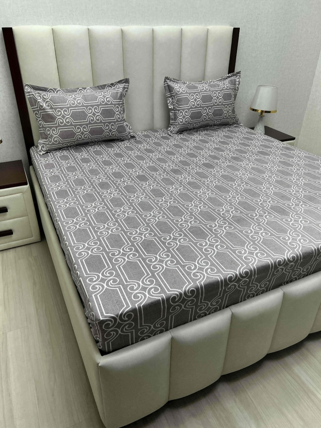 

Pure Decor Purple & White Ethnic Motifs Queen Bedsheet with 2 Pillow Covers