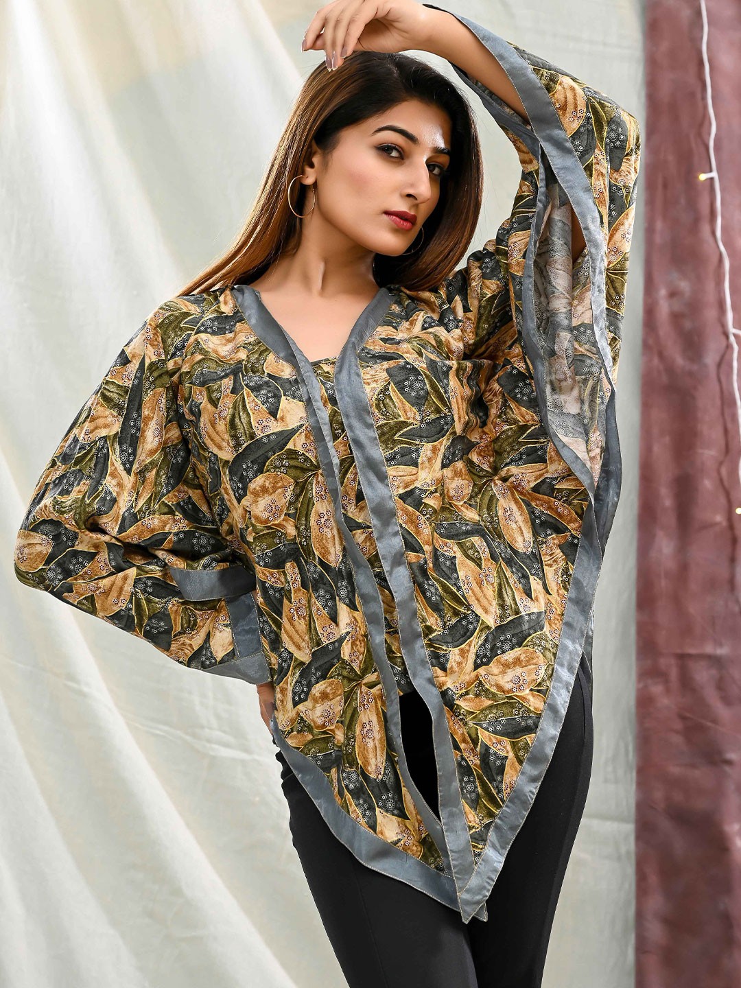 

Rashmi Shree Creation Women Floral Printed Kimono Sleeve Kaftan Top, Green